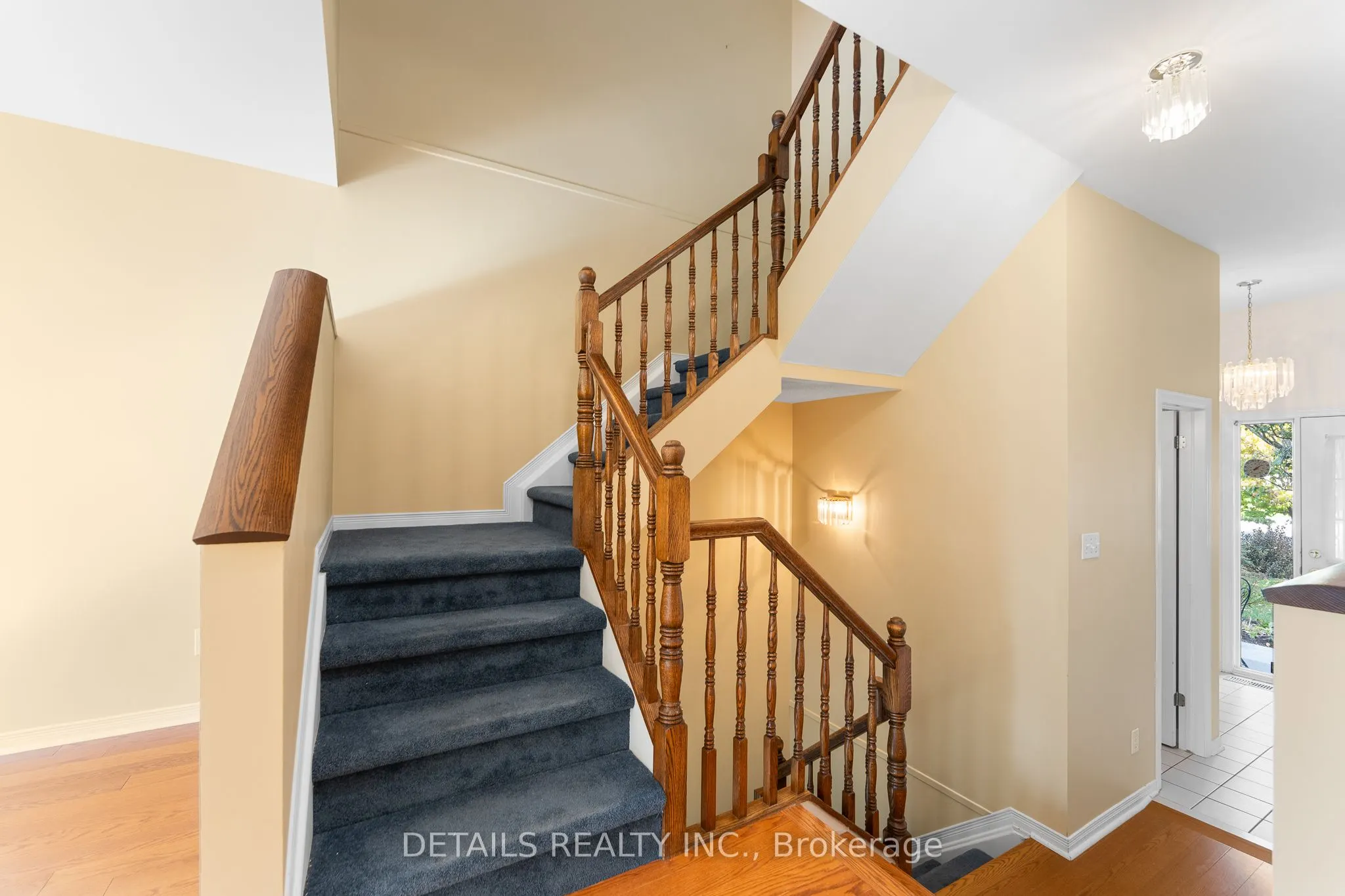 32 Crownridge Drive