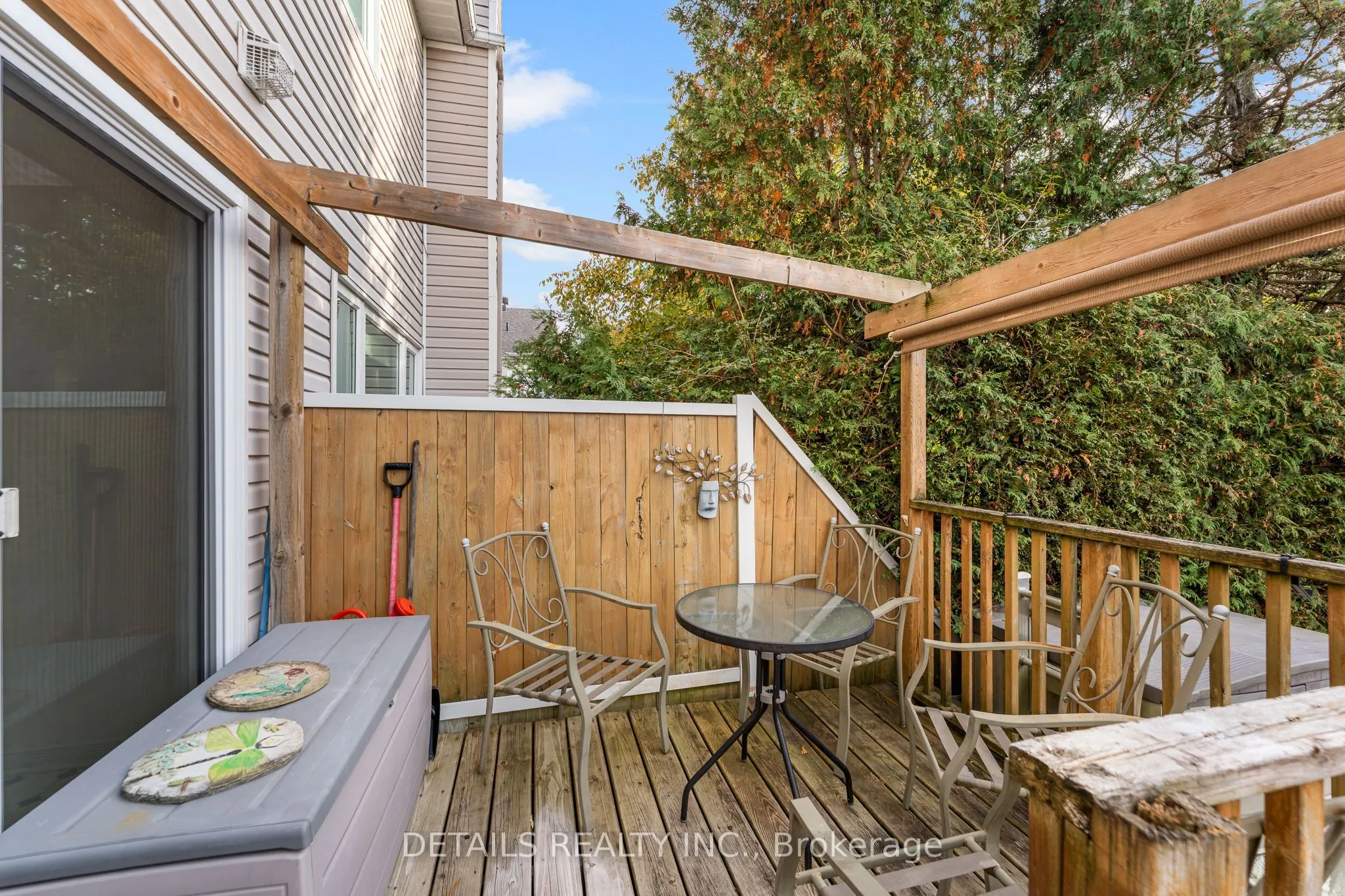 32 Crownridge Drive