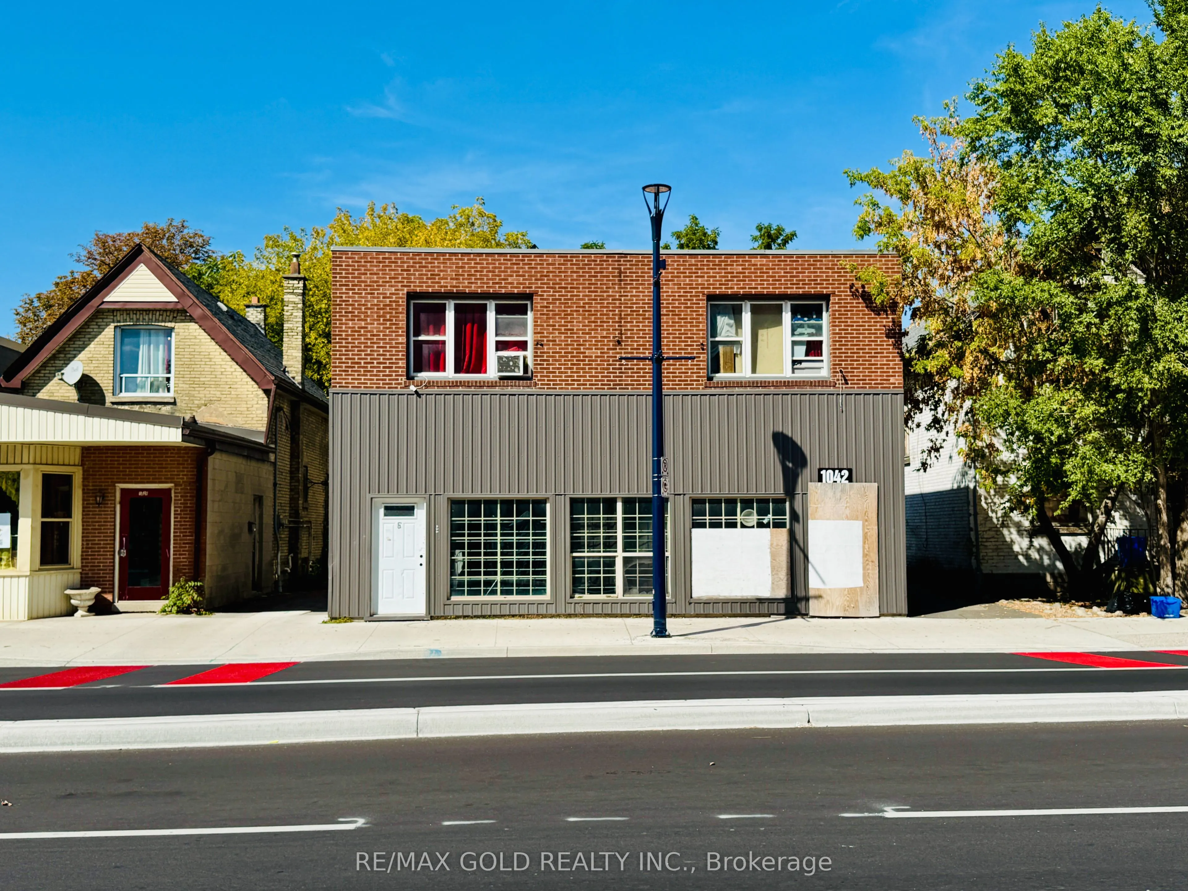 1042 Dundas Street