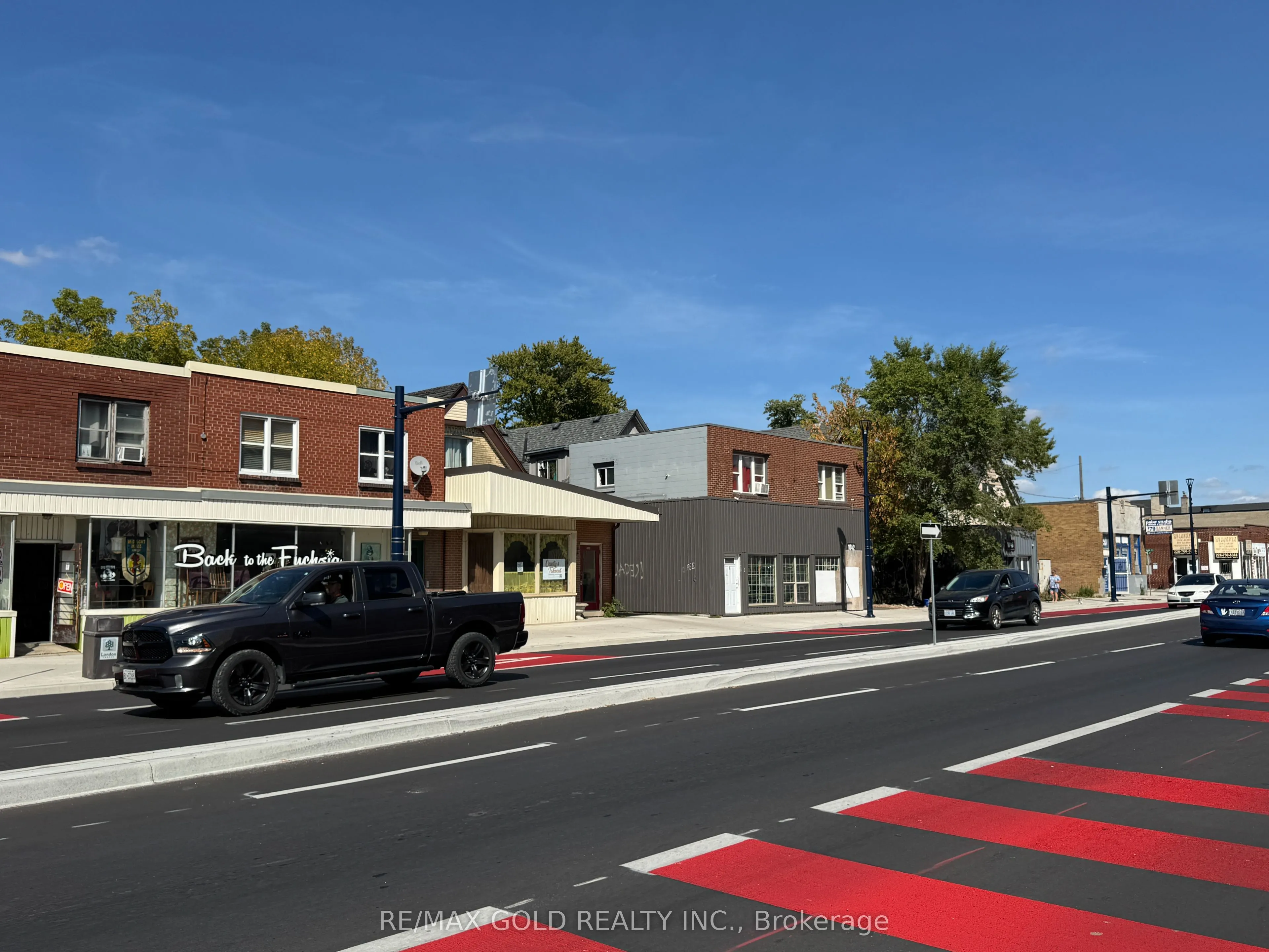 1042 Dundas Street
