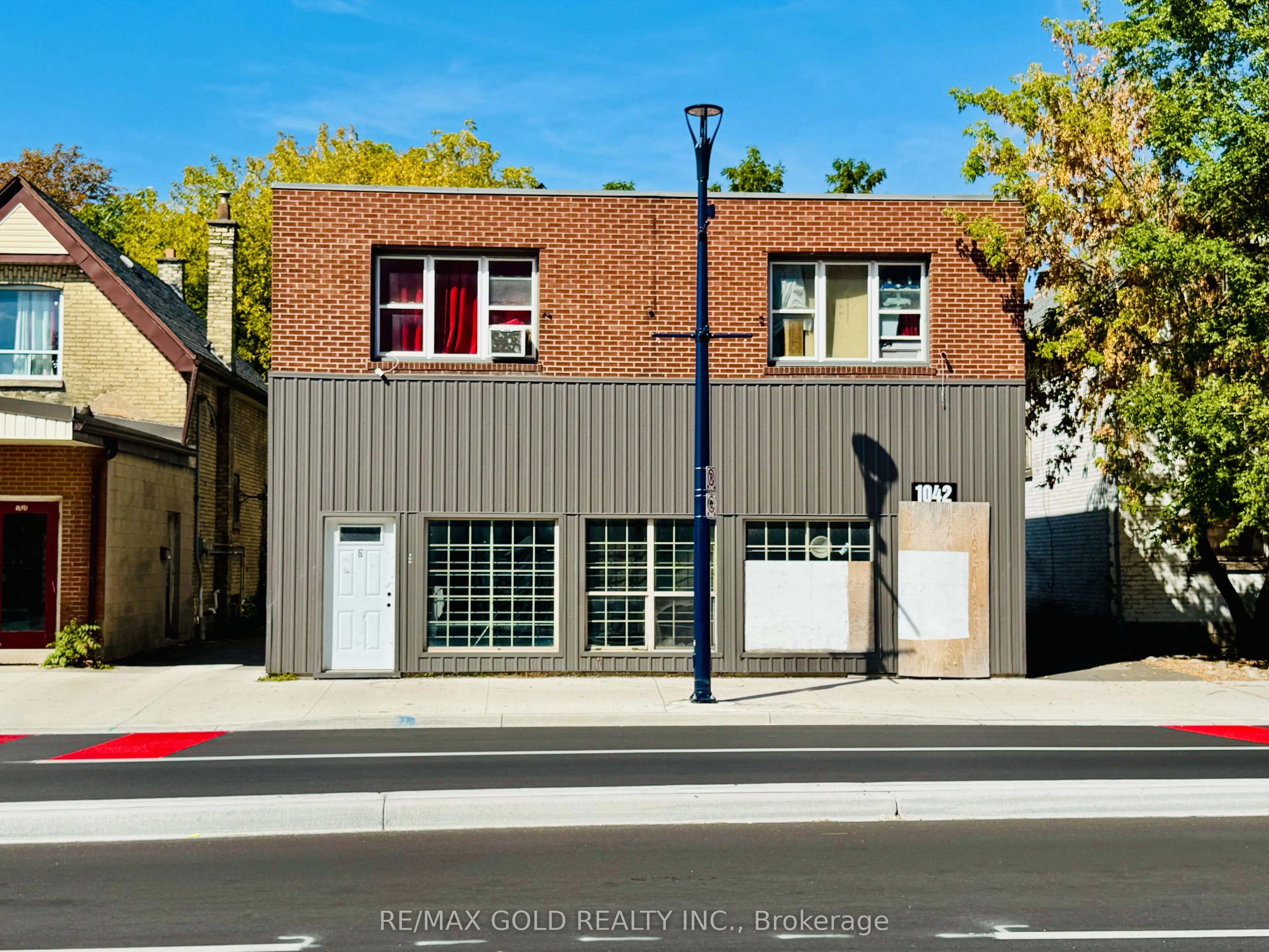1042 Dundas Street
