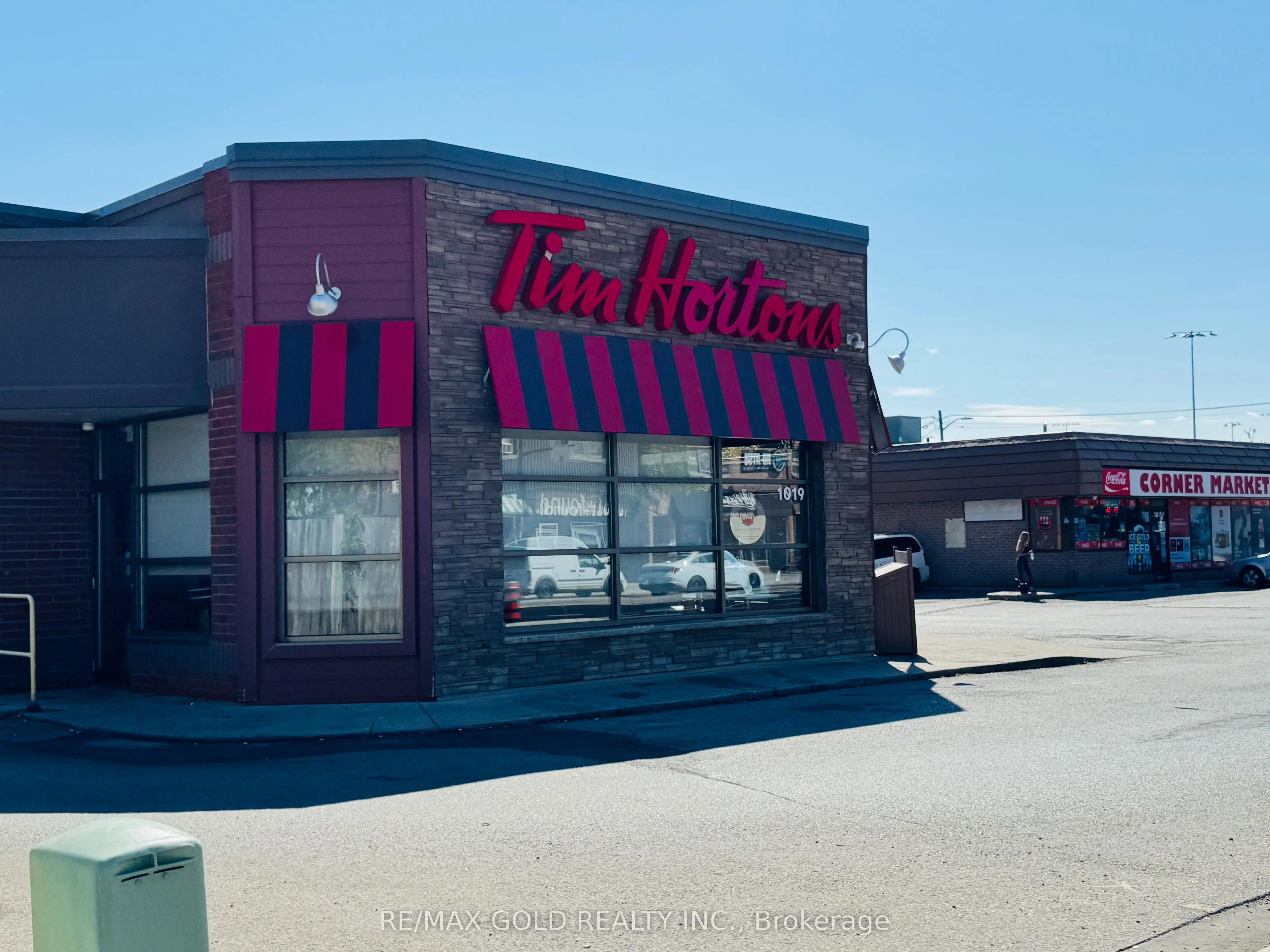 1042 Dundas Street