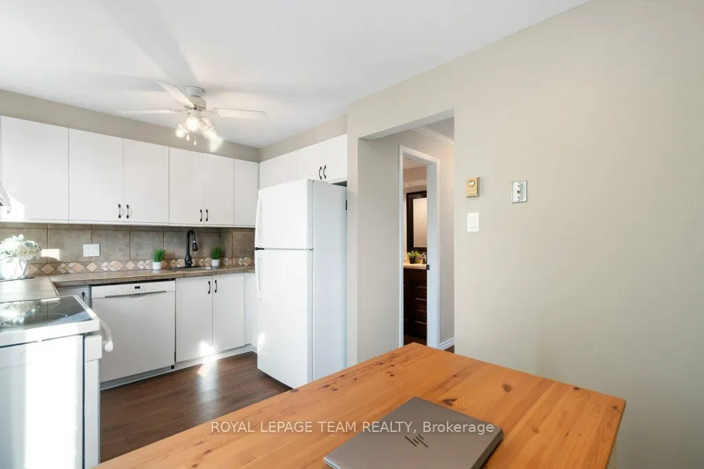 6754 Jeanne D'Arc Boulevard N, #B