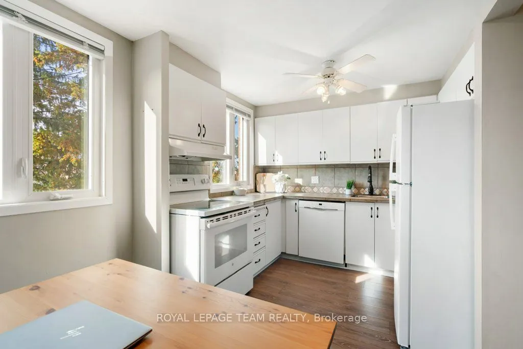 6754 Jeanne D'Arc Boulevard N, #B