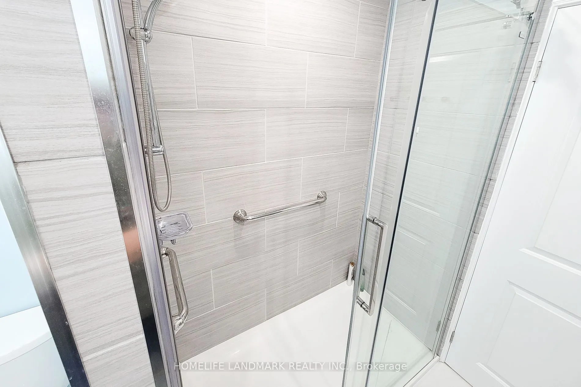 75 Bayview Drive, #Upper