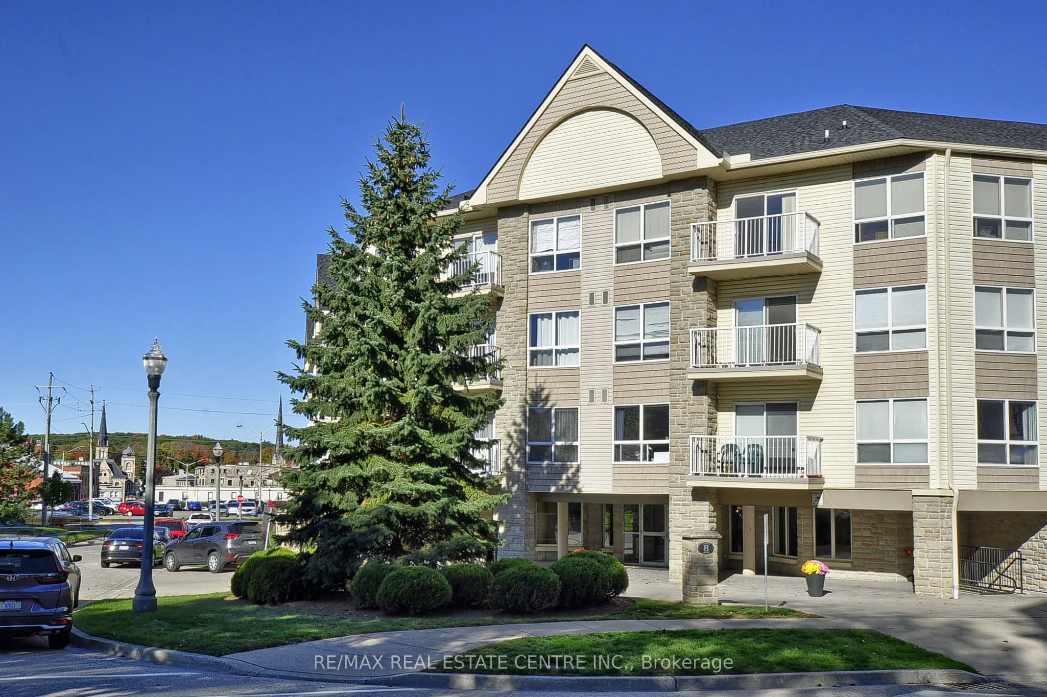 302 Harris Street, #8