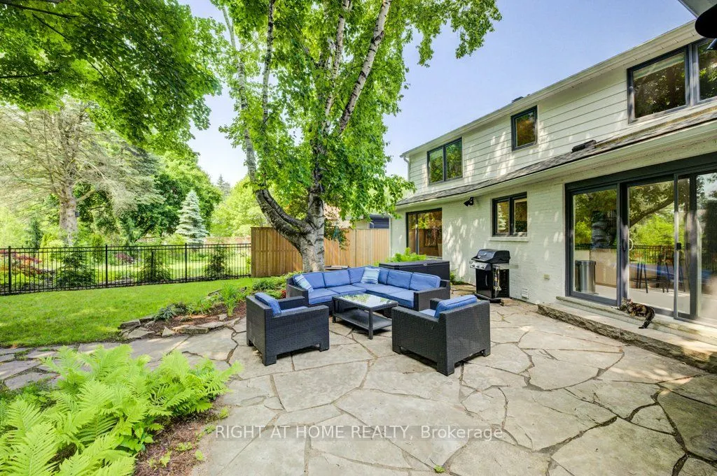 17 Post Horn Place