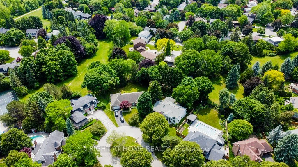 17 Post Horn Place