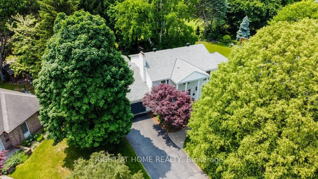 17 Post Horn Place