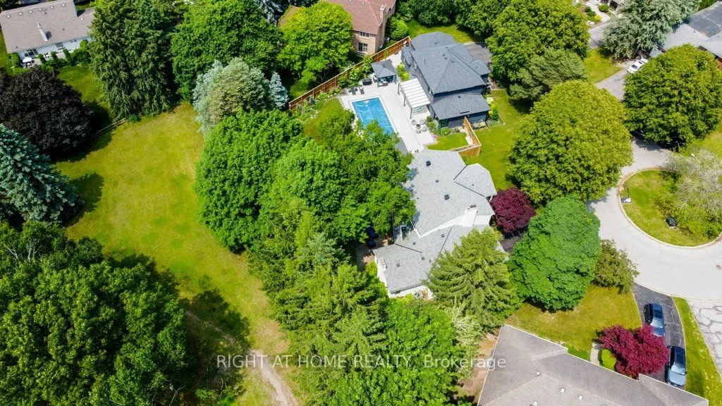 17 Post Horn Place