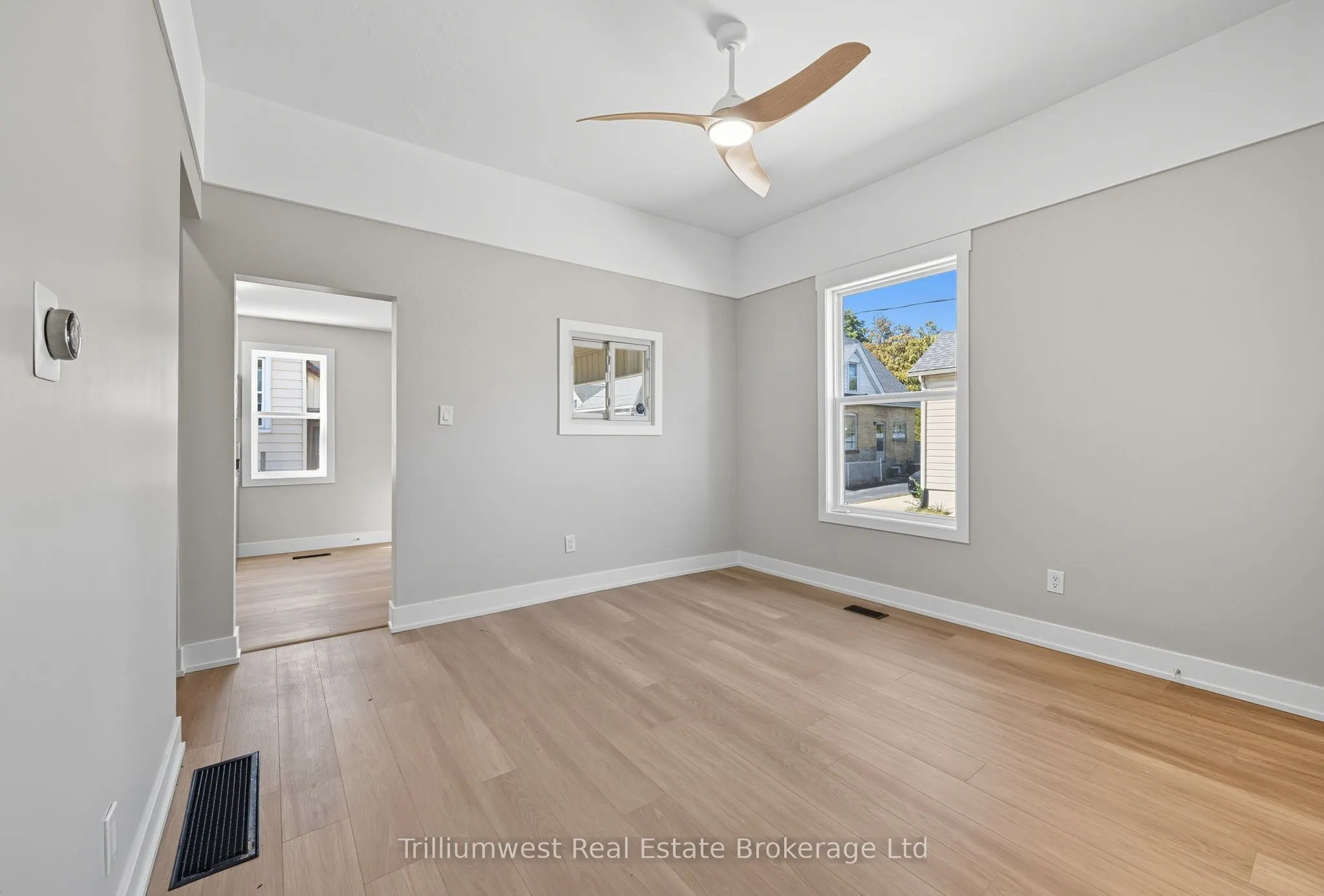 60 1/2 St Catharine Street