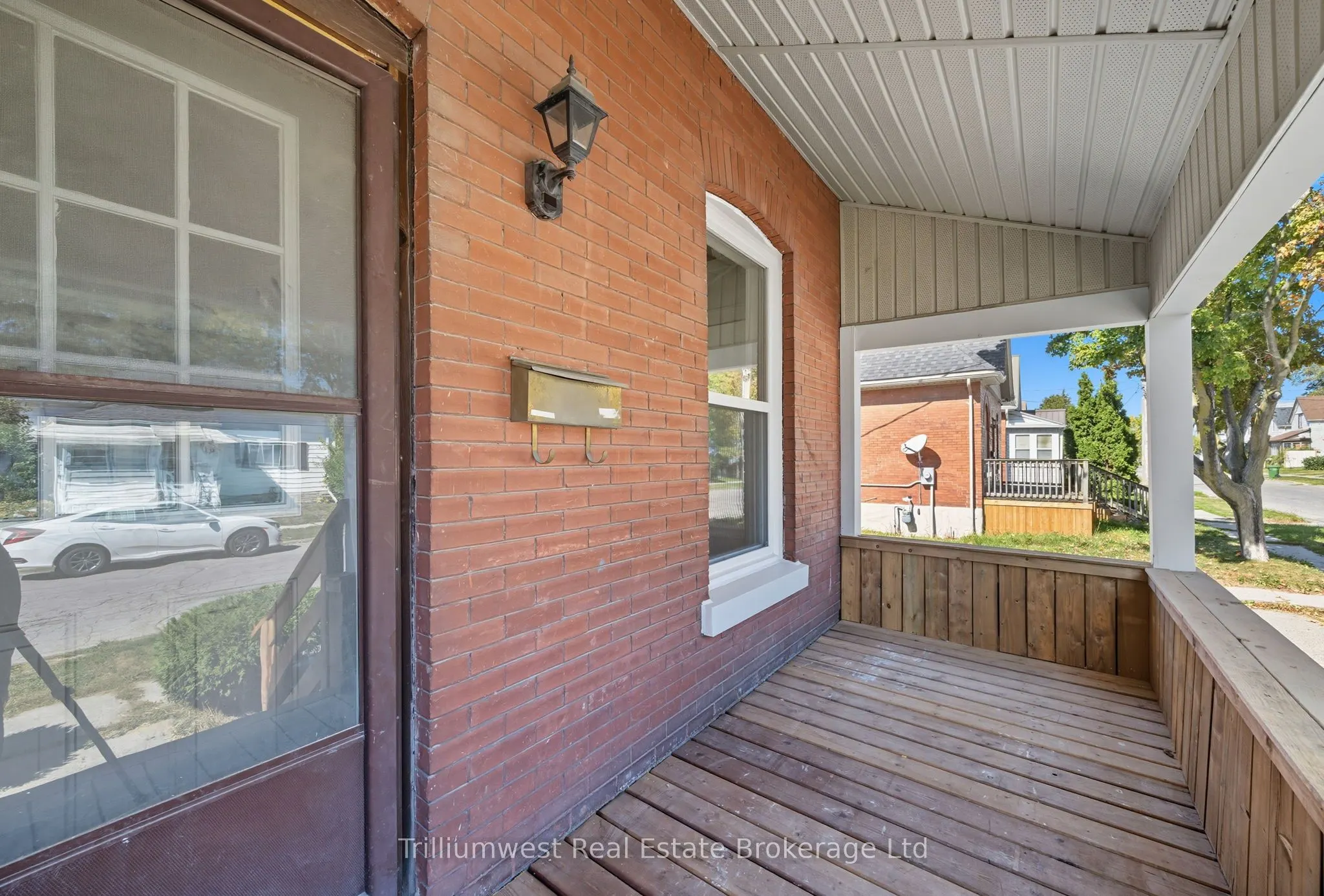 60 1/2 St Catharine Street