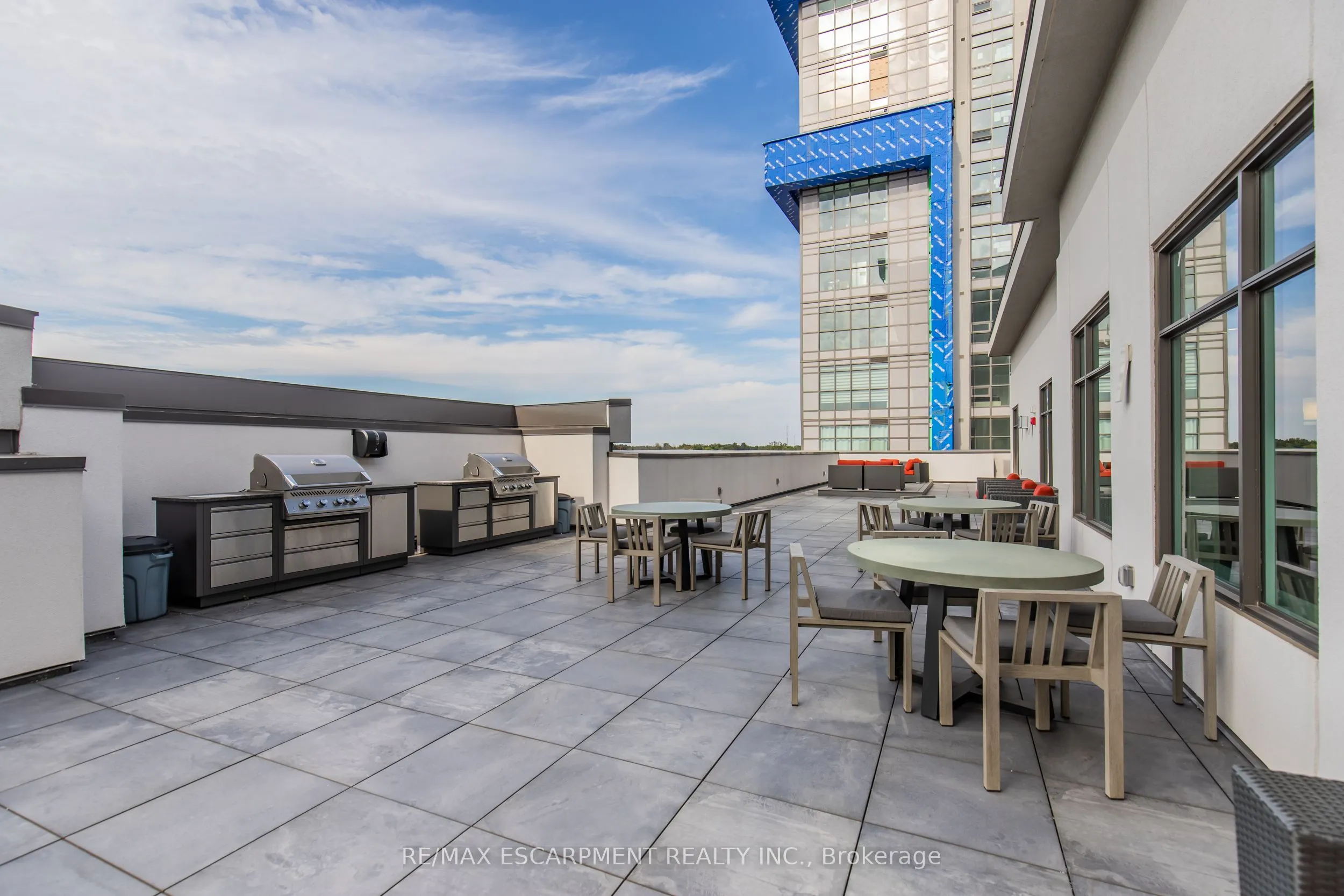 450 Dundas Street, #318