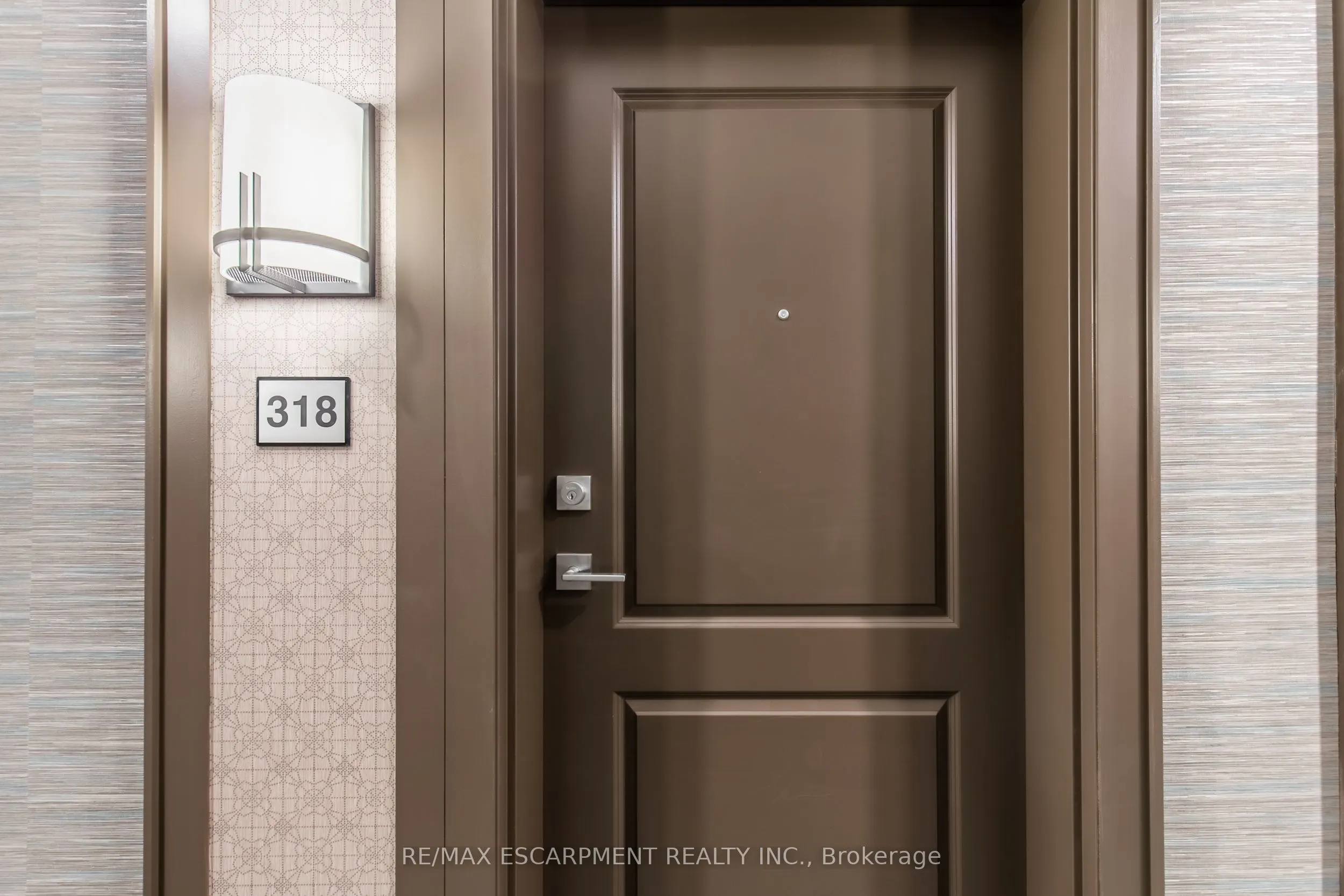 450 Dundas Street, #318