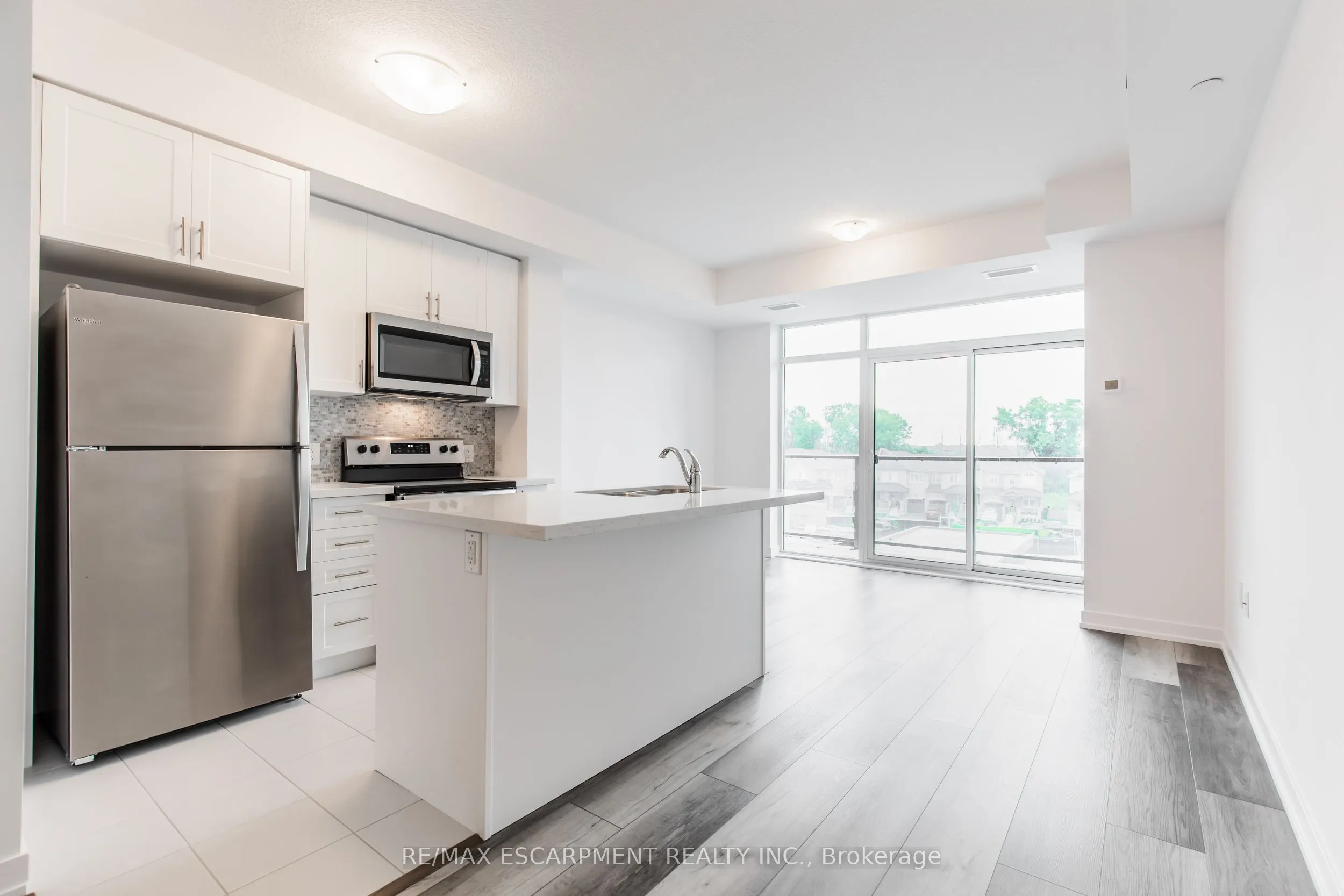 450 Dundas Street, #318