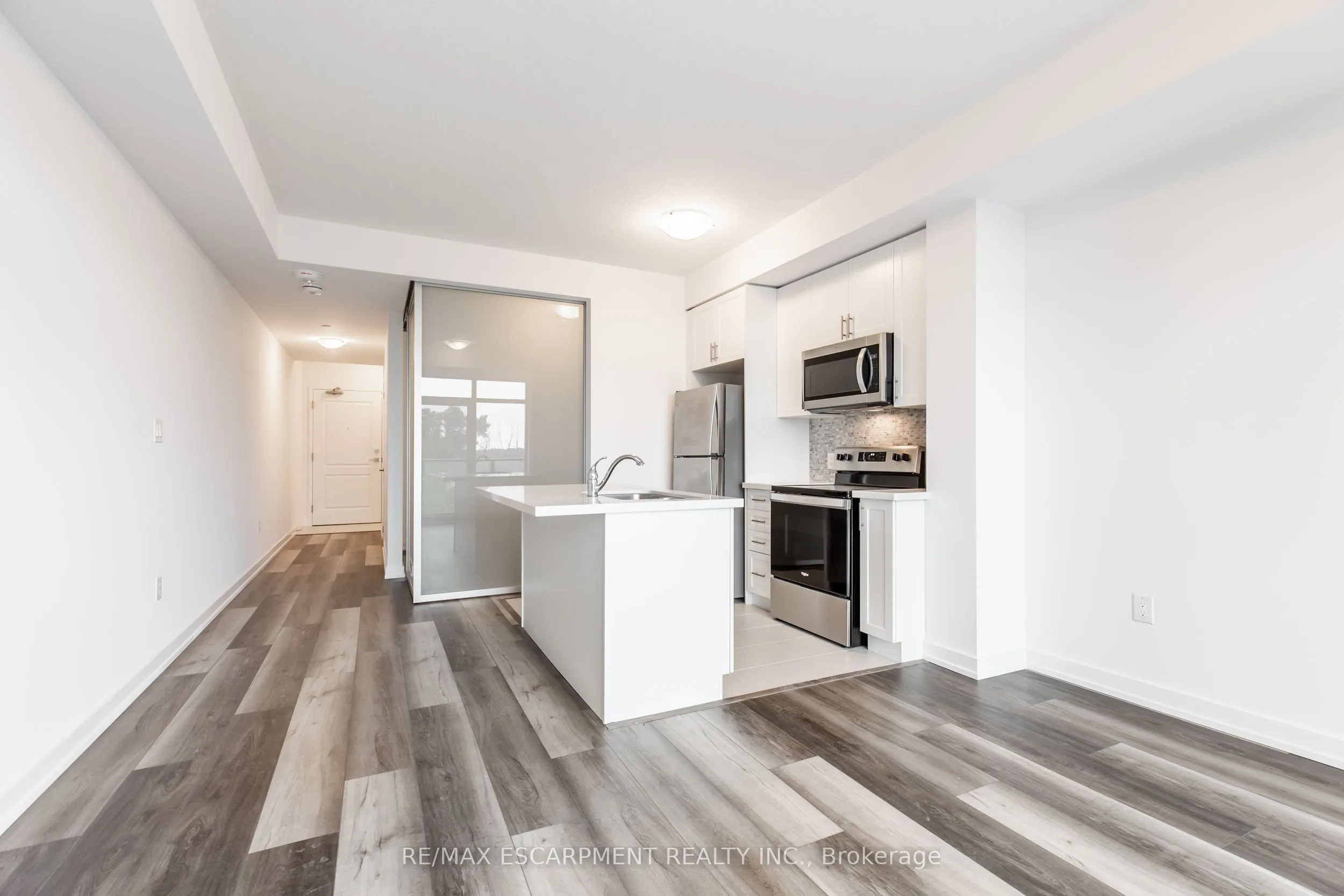 450 Dundas Street, #318