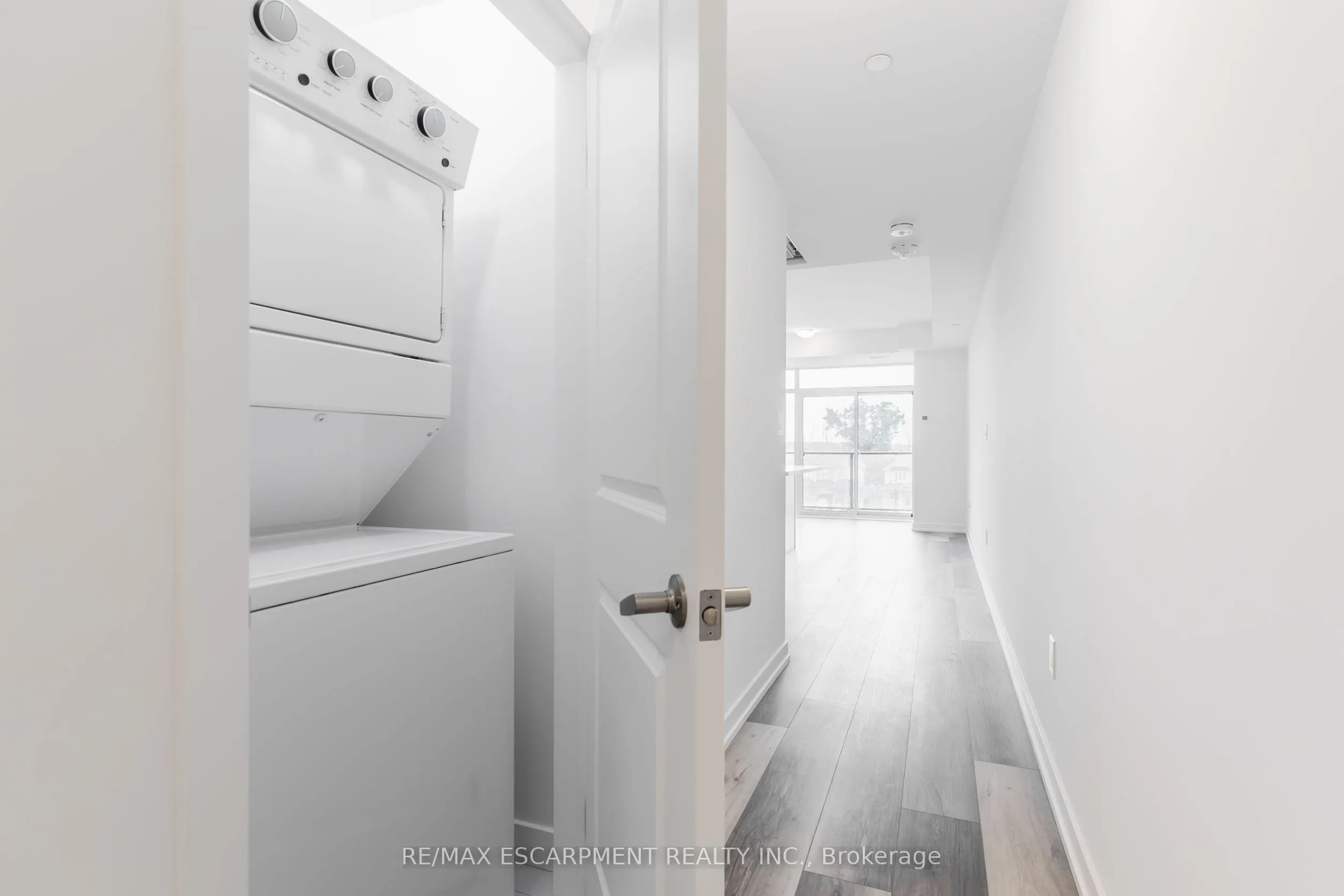 450 Dundas Street, #318