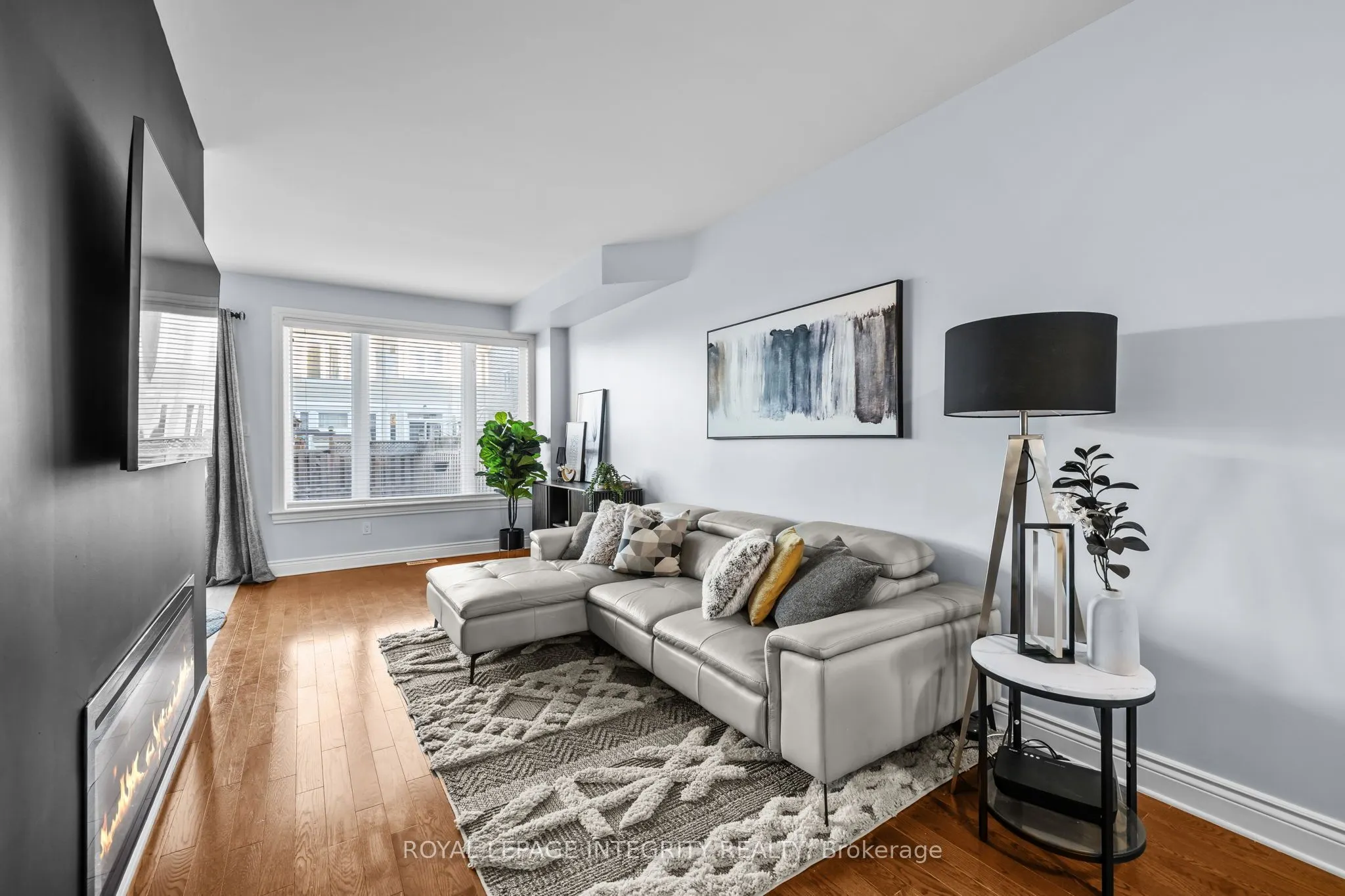 31 Desmond Trudeau Street
