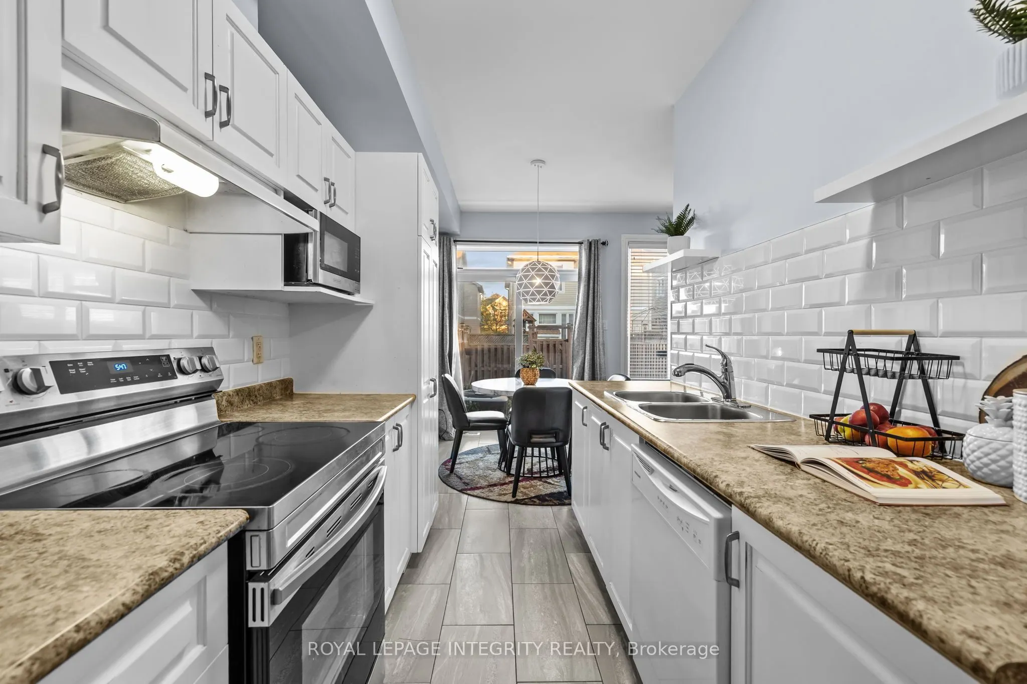 31 Desmond Trudeau Street