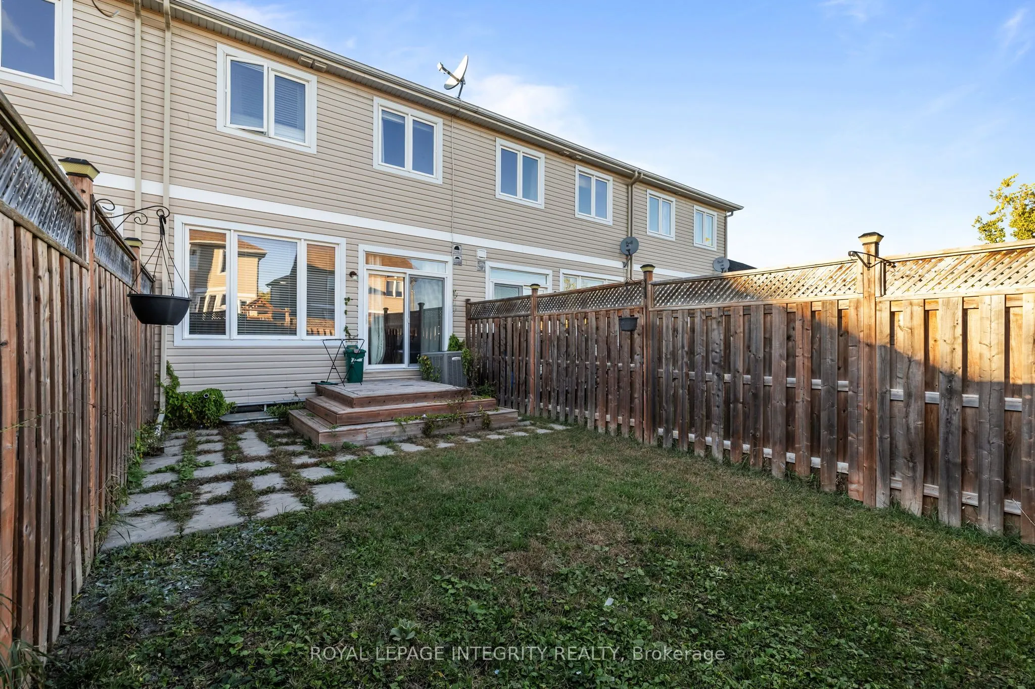 31 Desmond Trudeau Street