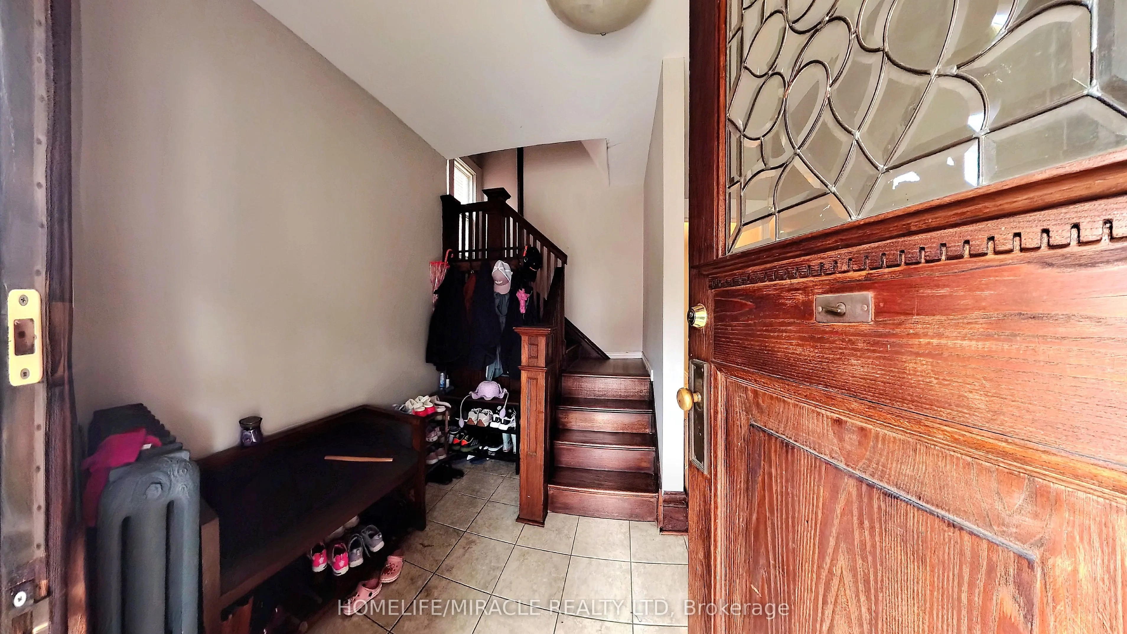 25 Spadina Avenue