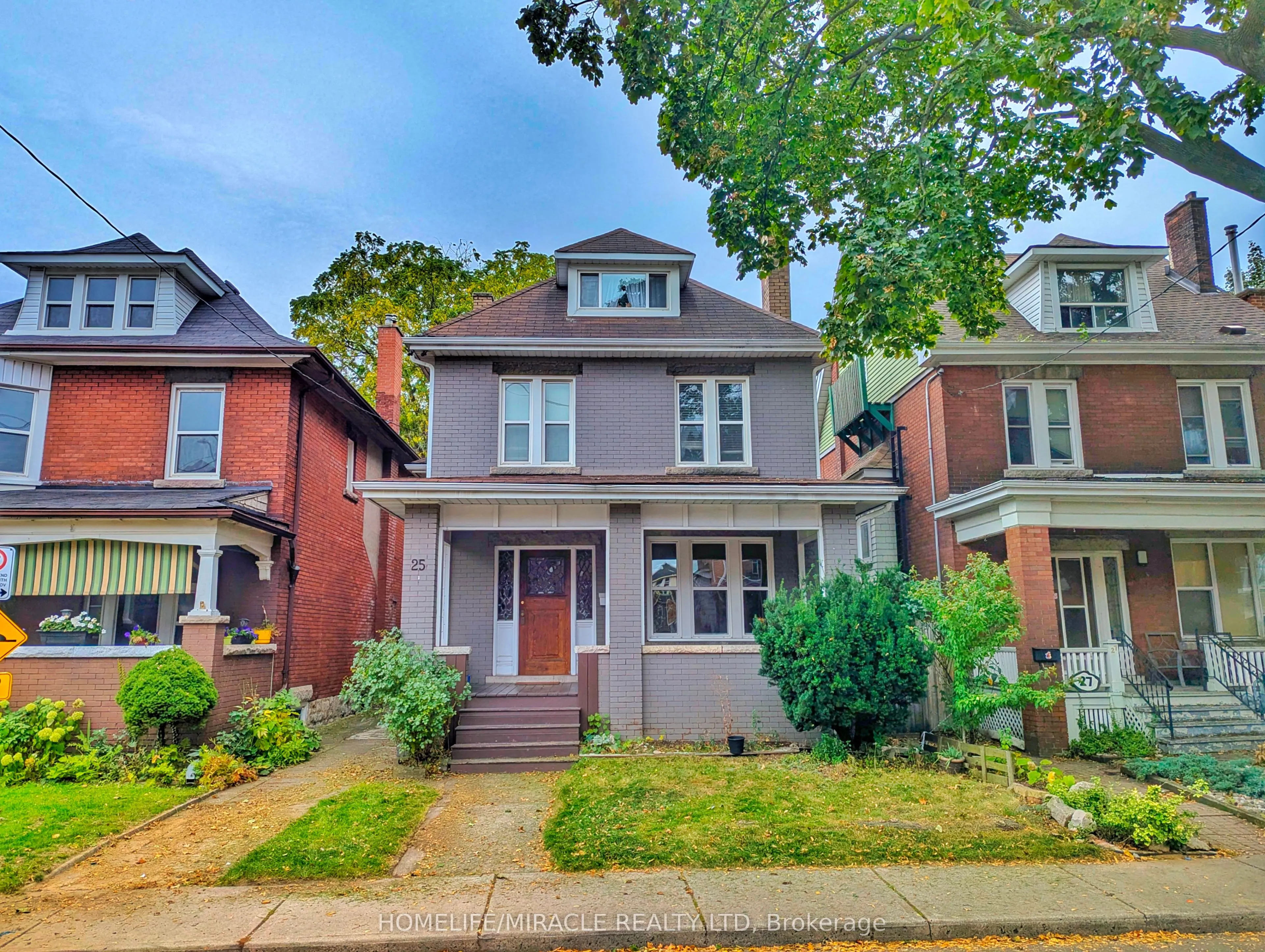 25 Spadina Avenue