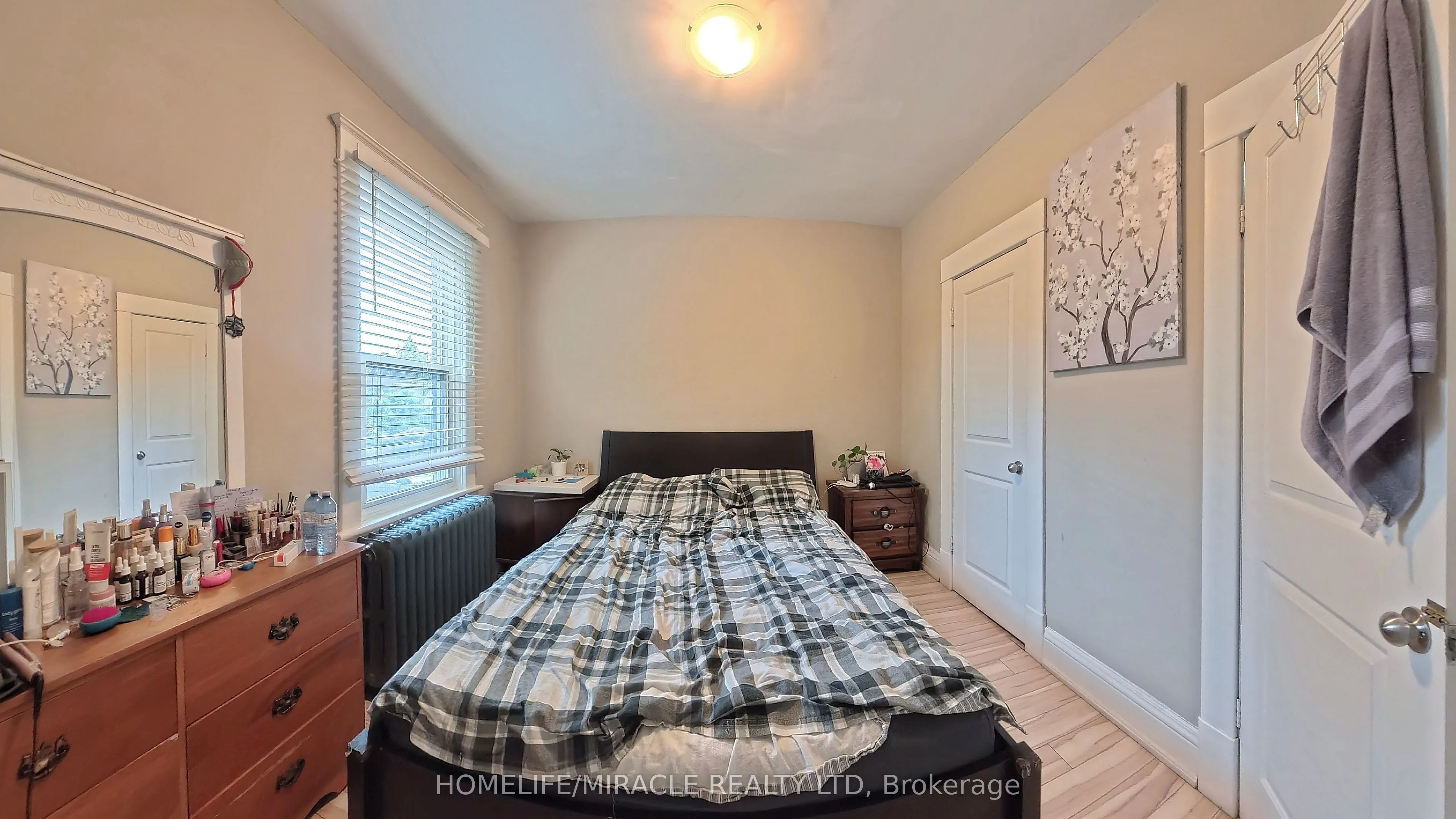 25 Spadina Avenue