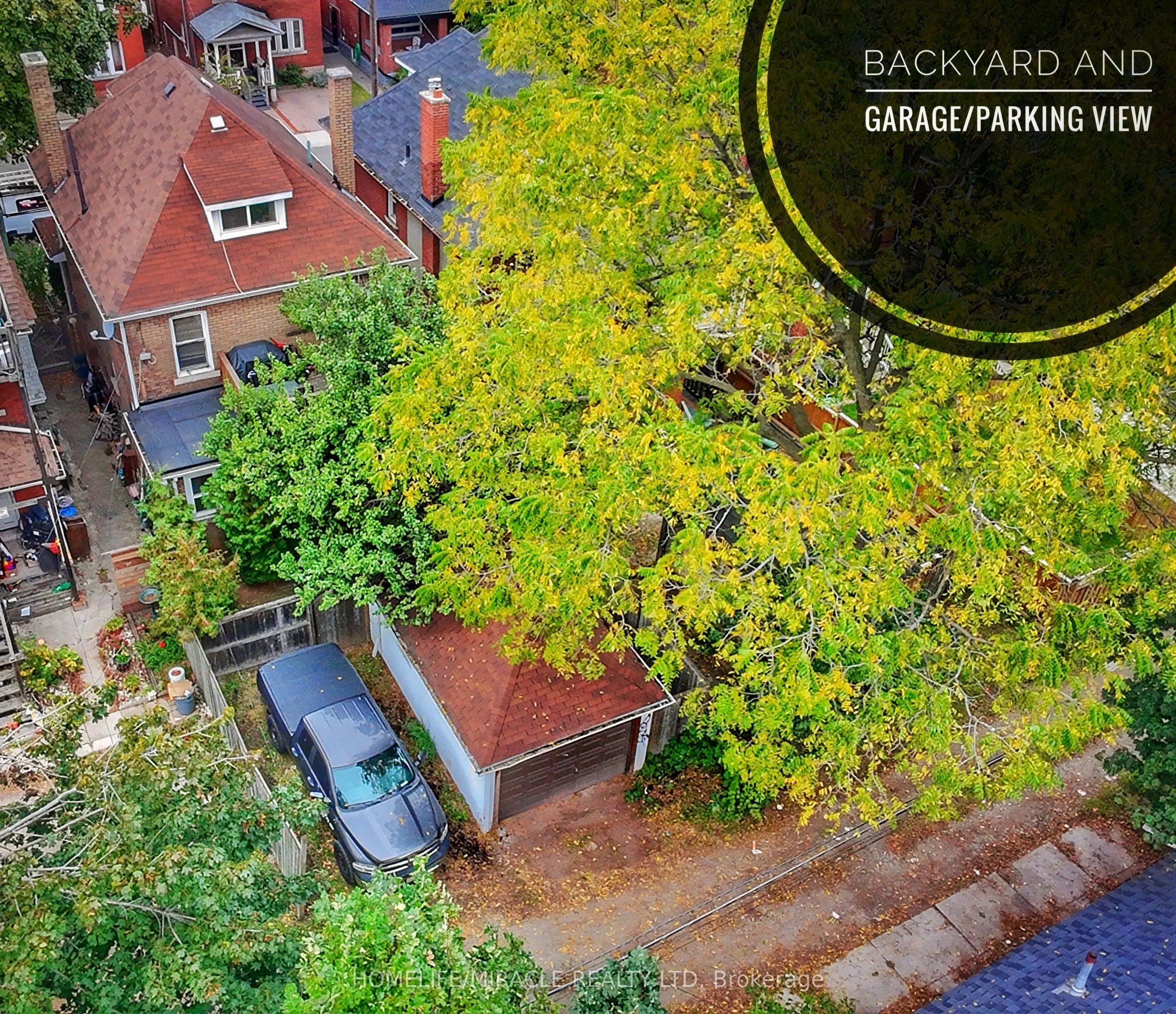 25 Spadina Avenue