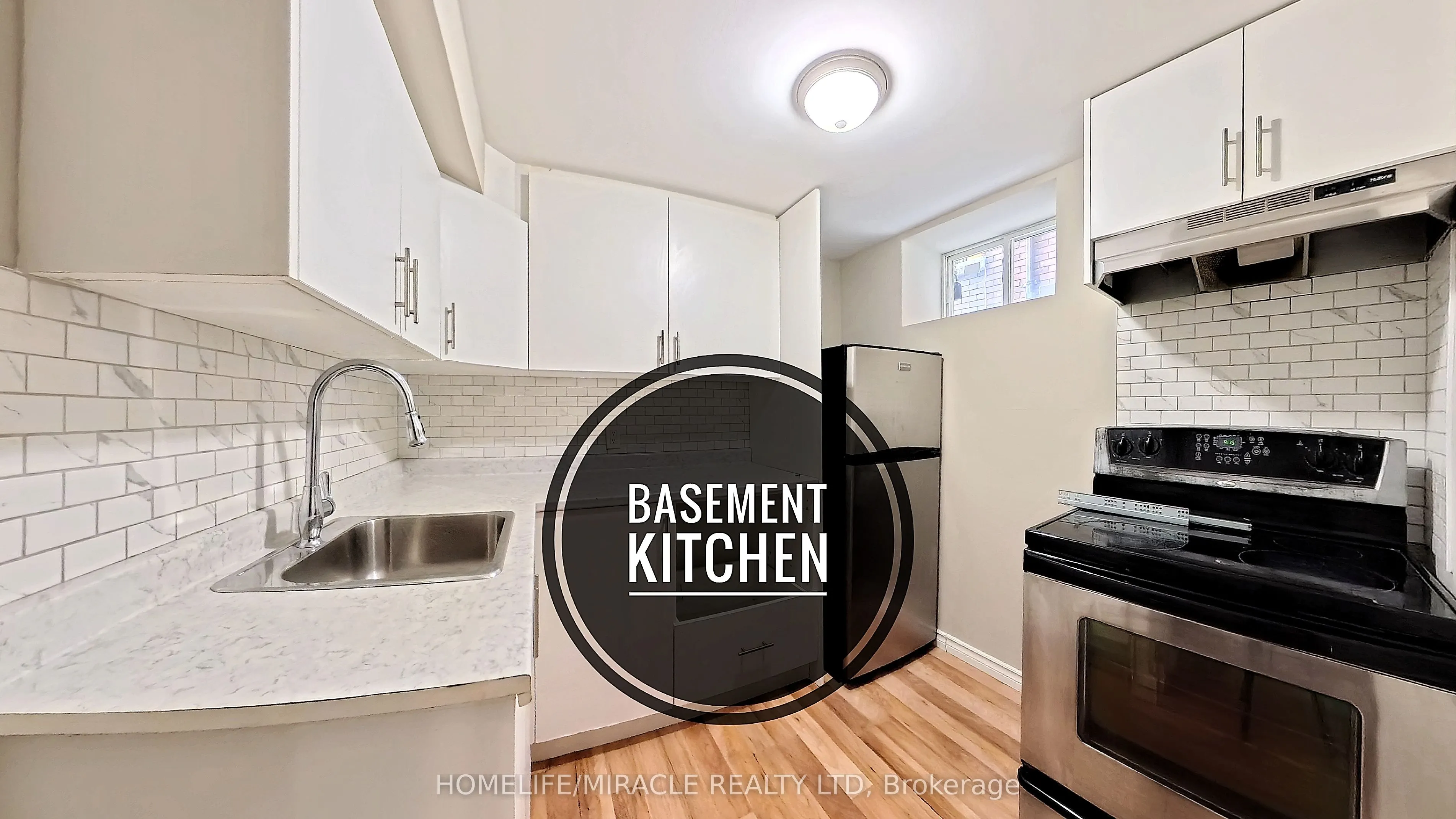 25 Spadina Avenue