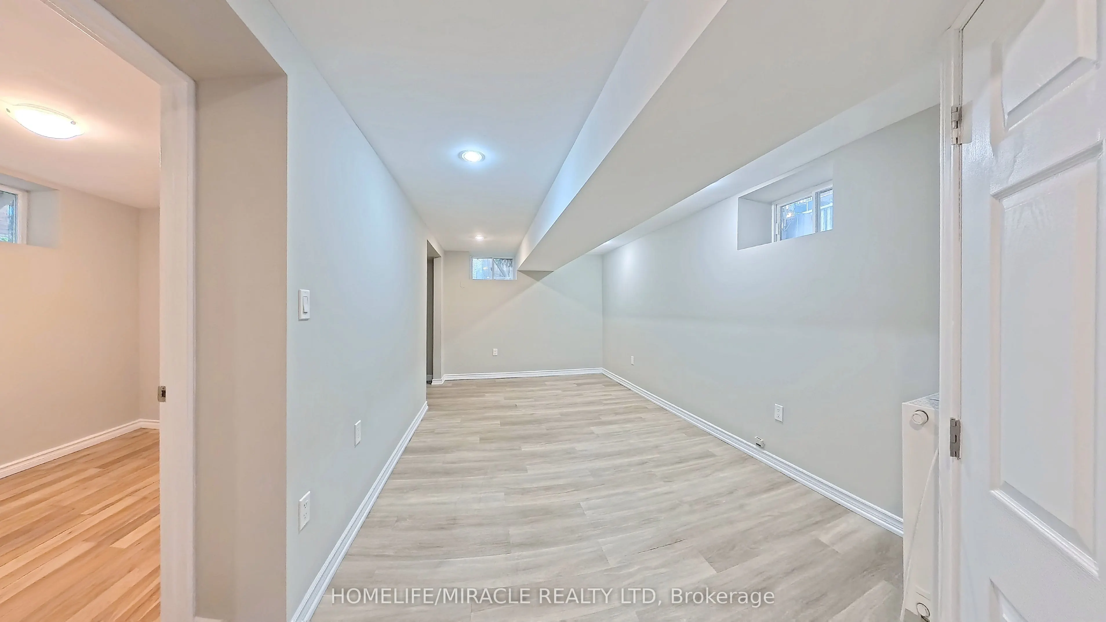 25 Spadina Avenue