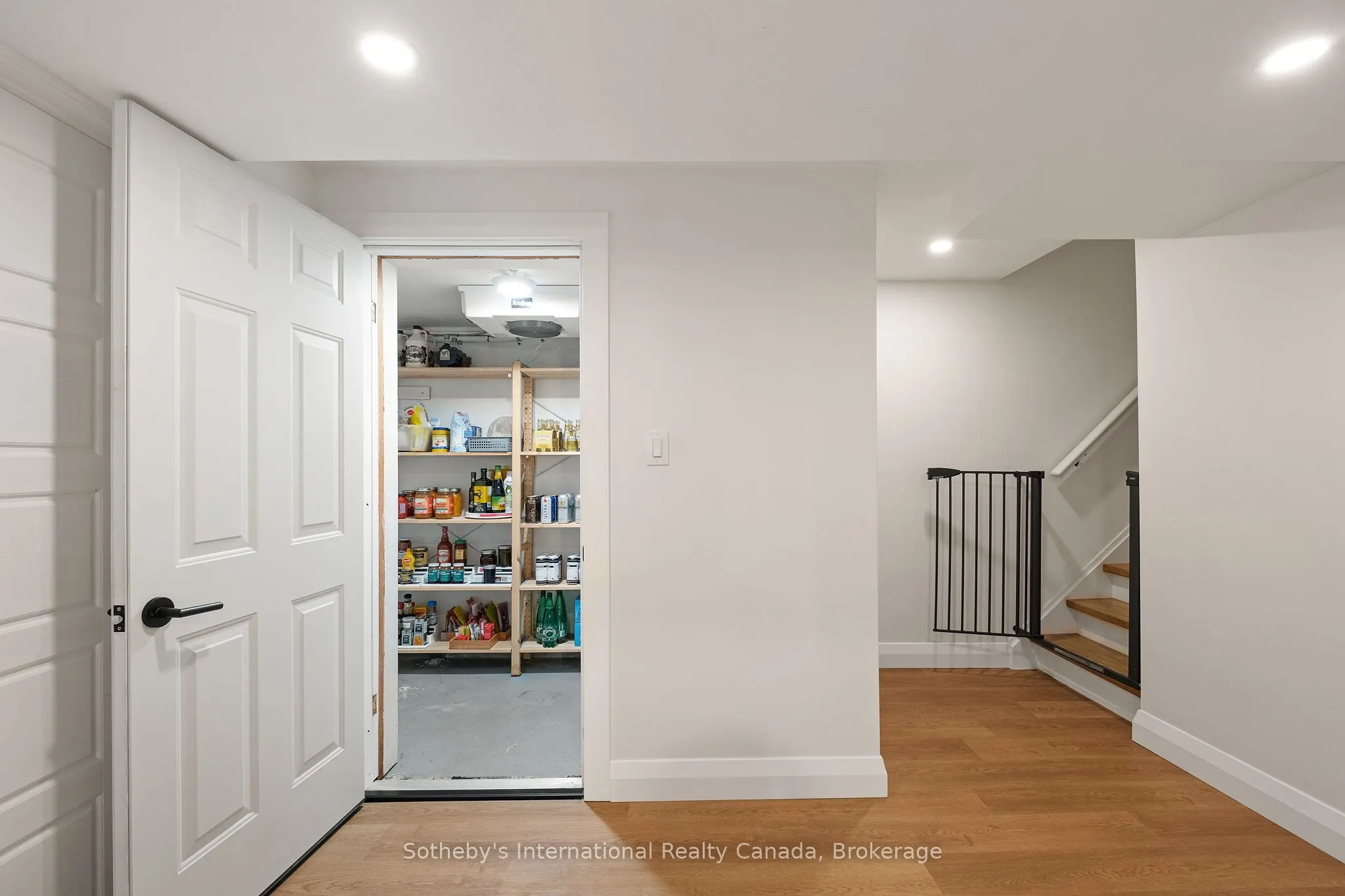 284 Union Boulevard