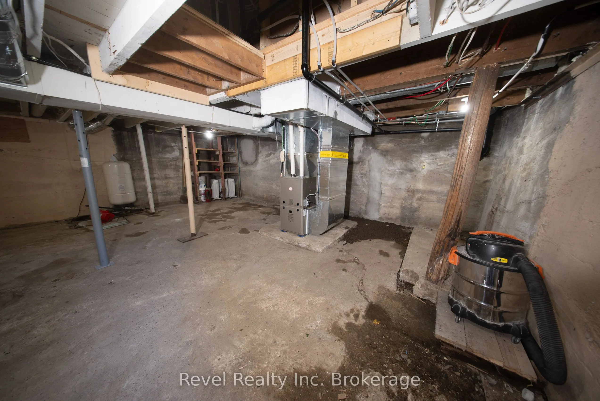 183 Larocque Street