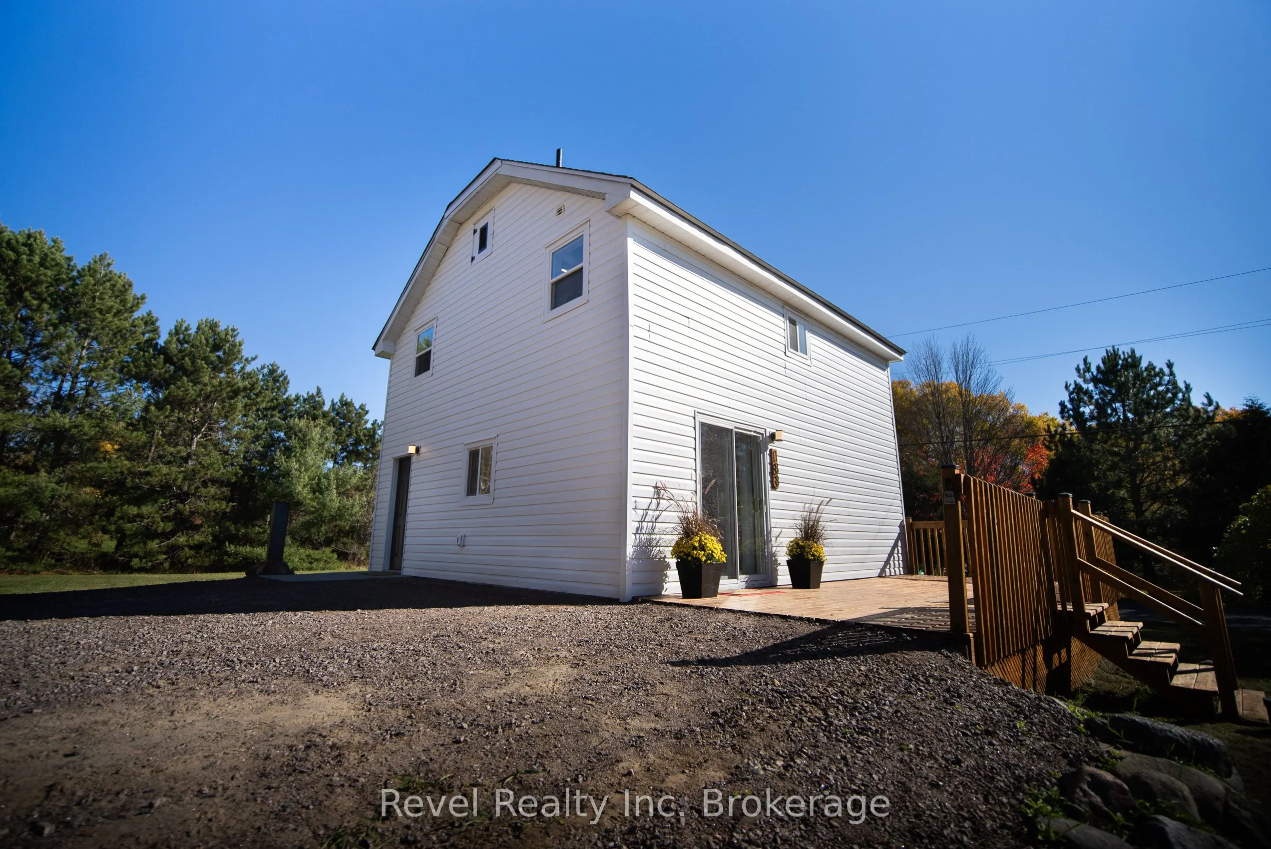 183 Larocque Street