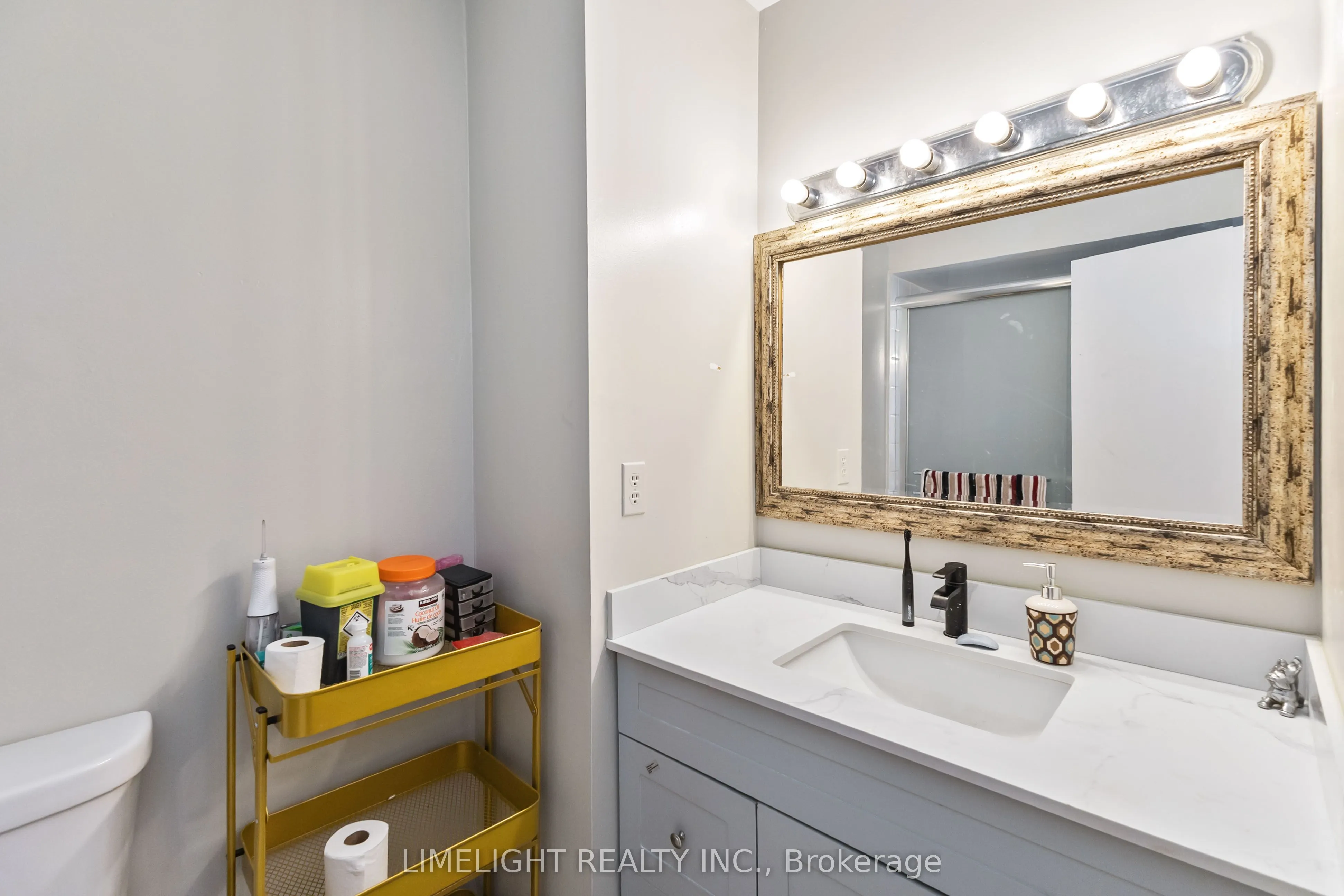 669 Osgoode Drive, #18