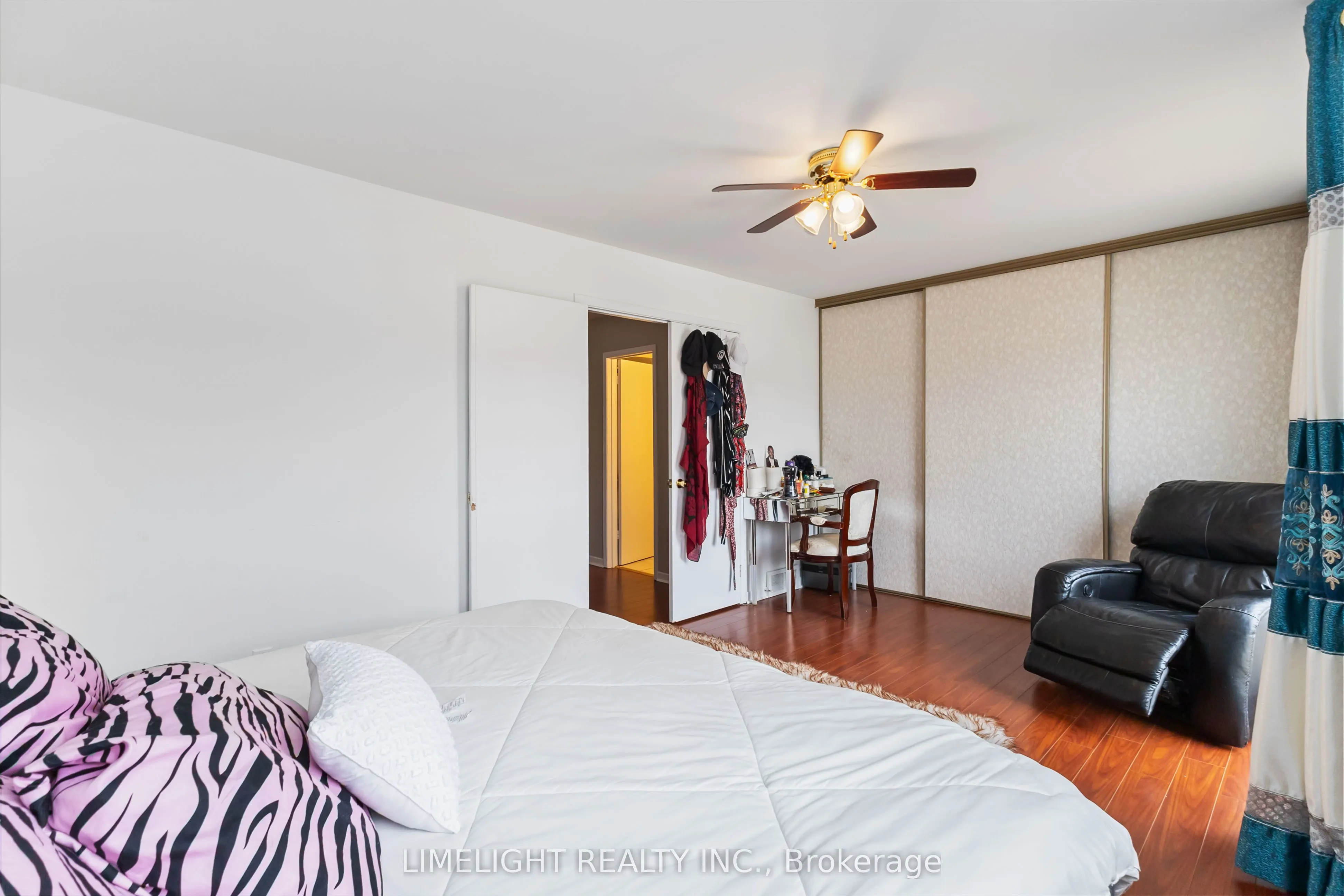 669 Osgoode Drive, #18