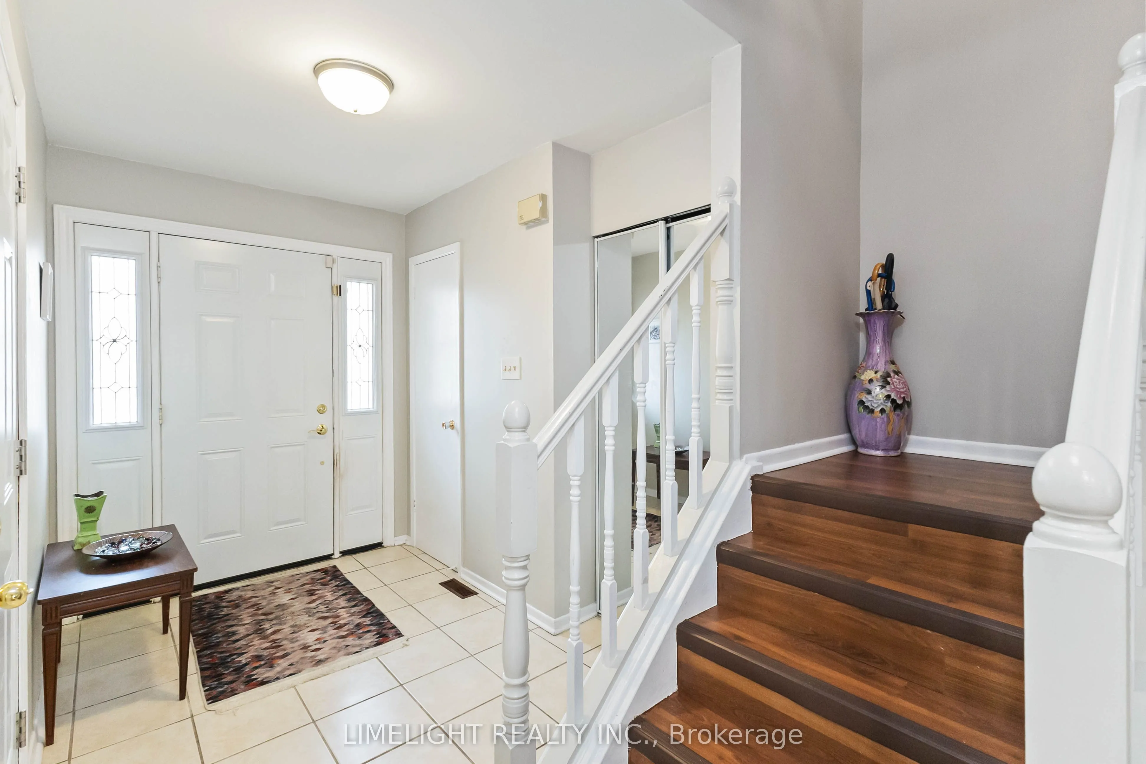 669 Osgoode Drive, #18