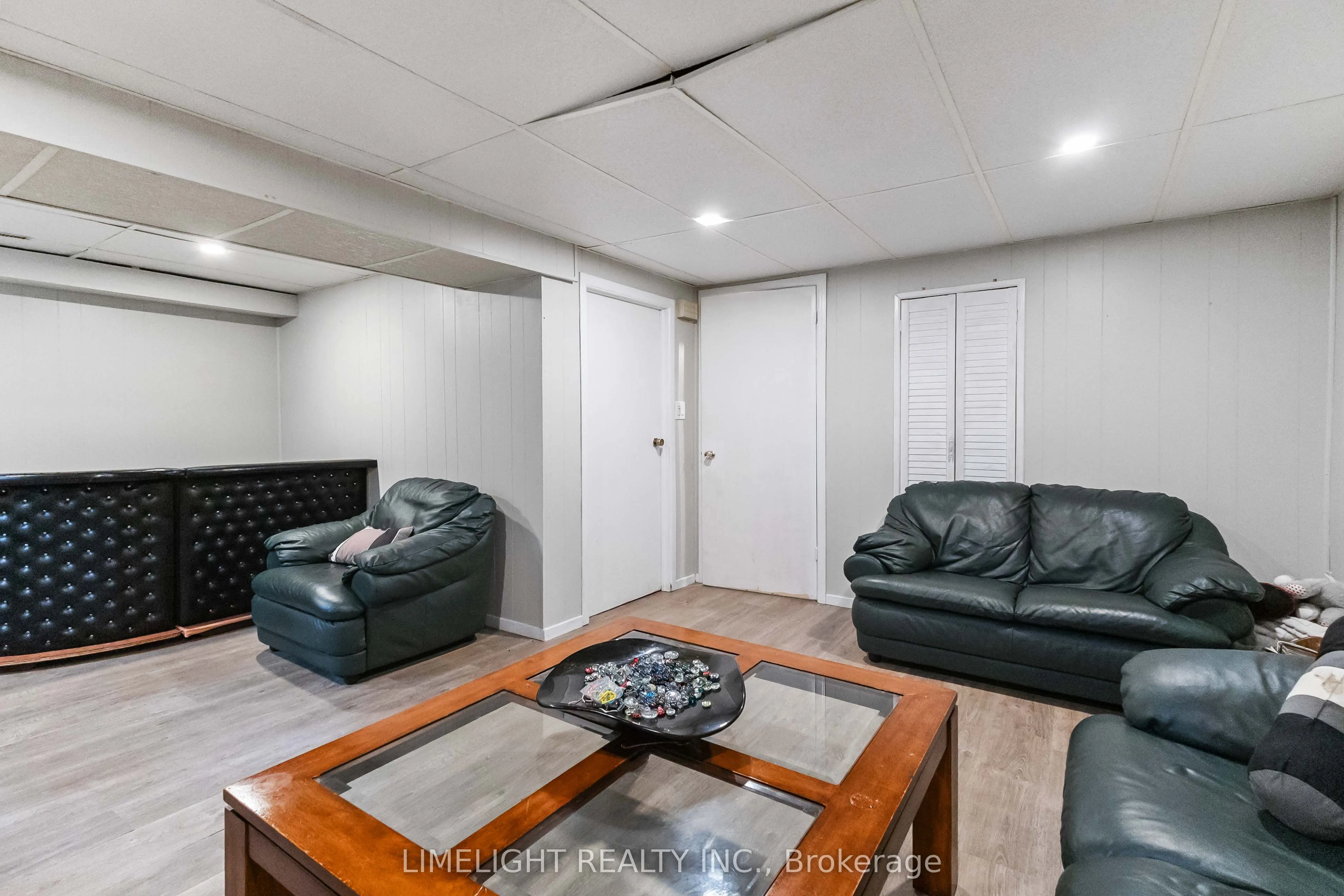 669 Osgoode Drive, #18