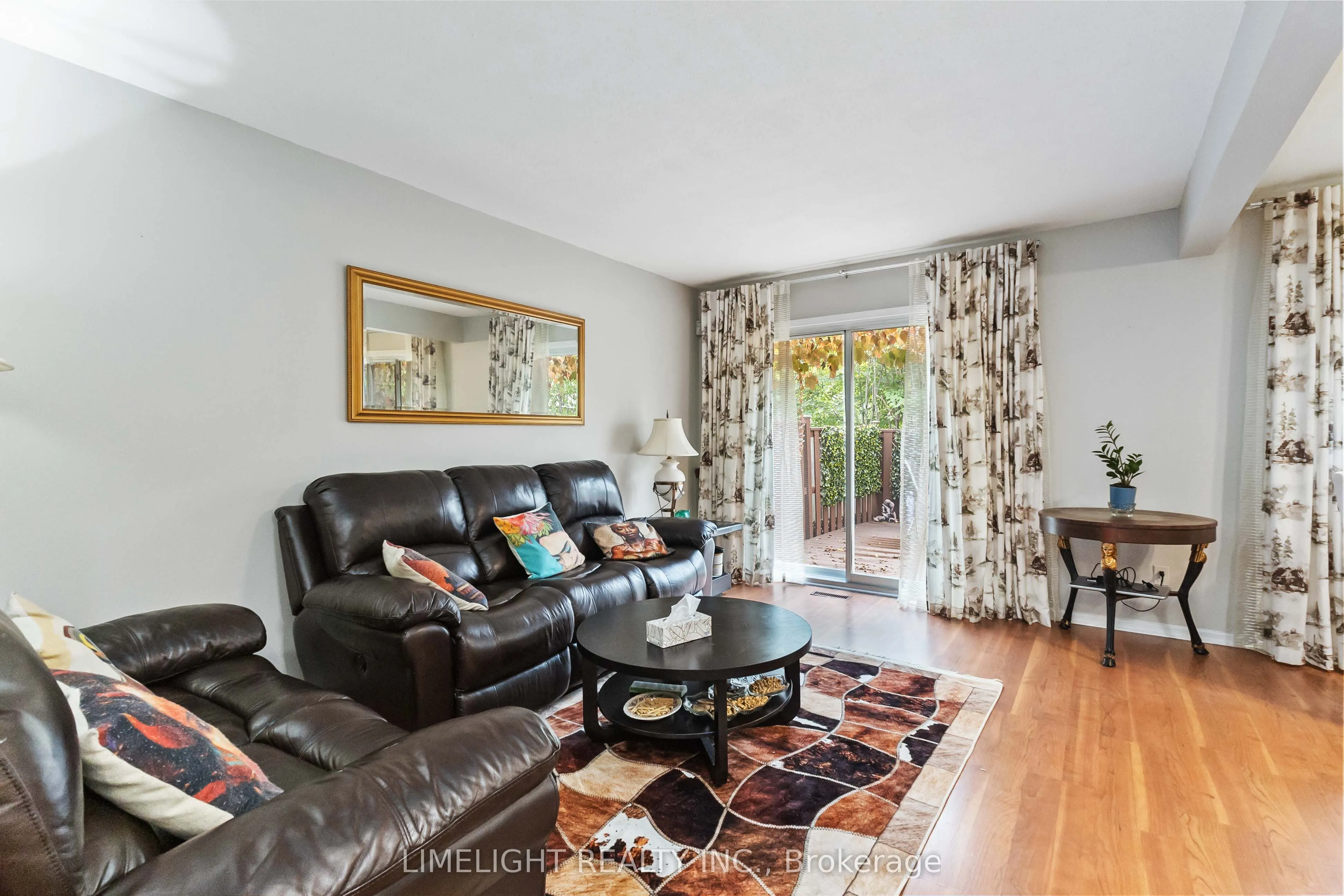 669 Osgoode Drive, #18