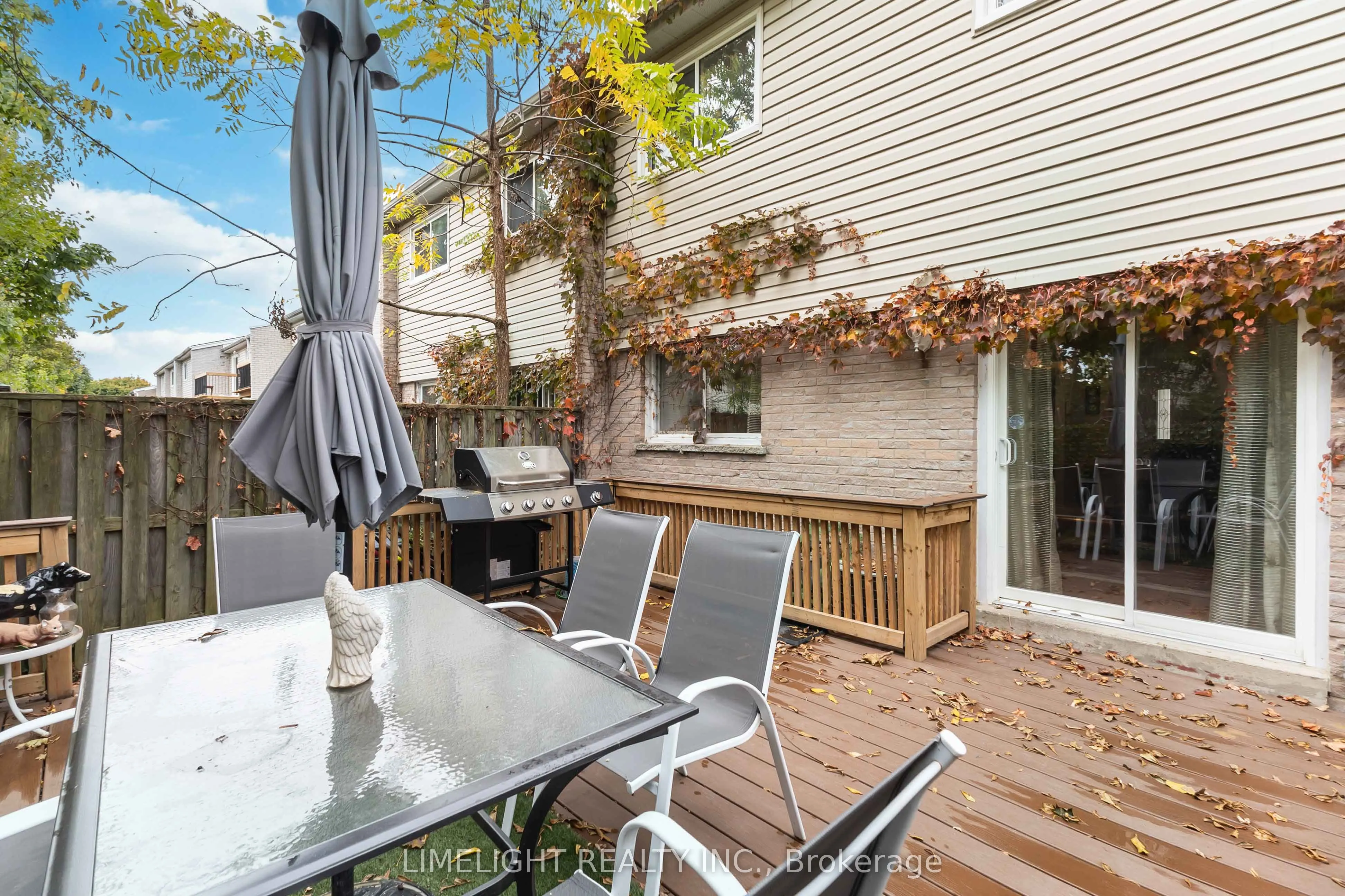 669 Osgoode Drive, #18