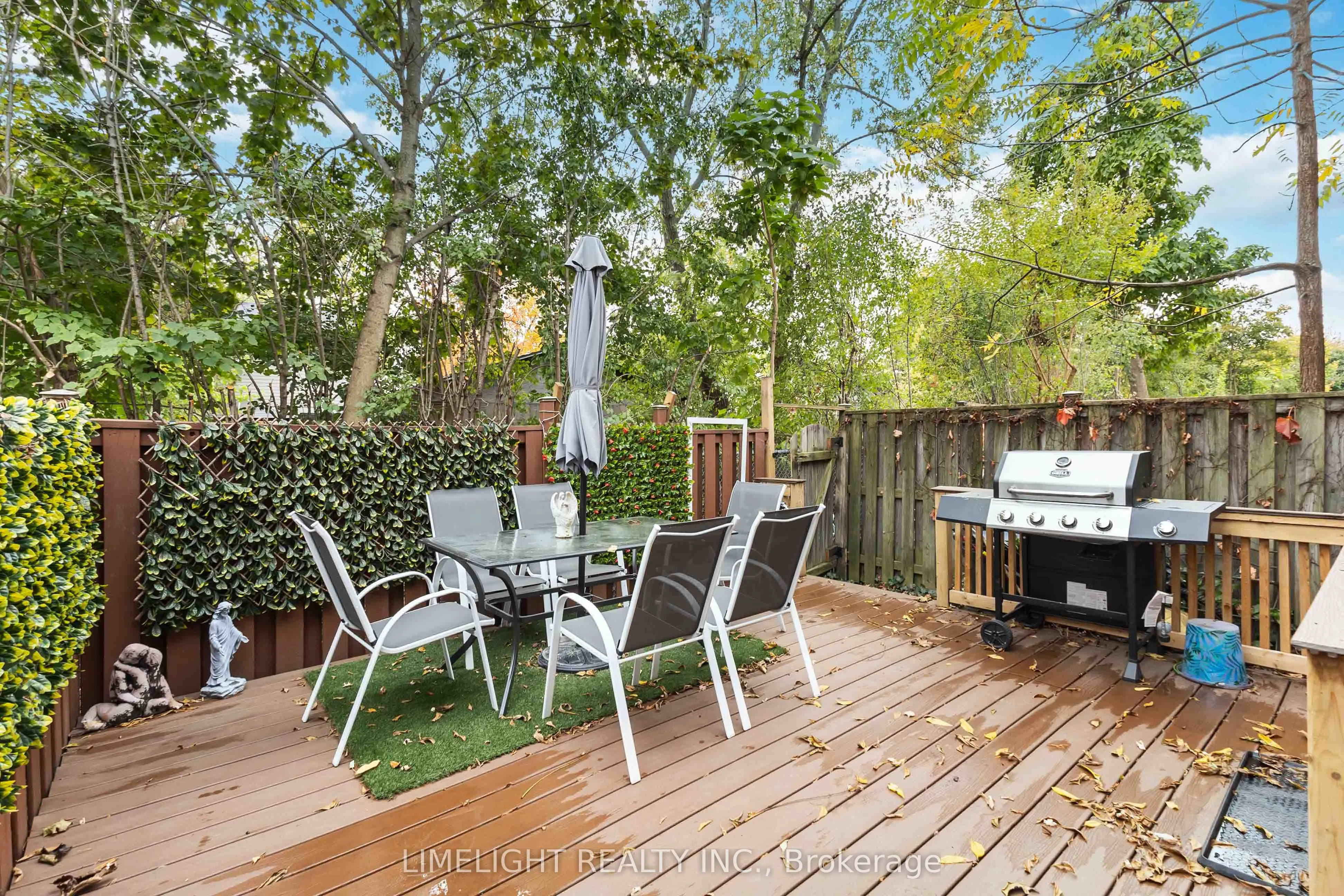 669 Osgoode Drive, #18