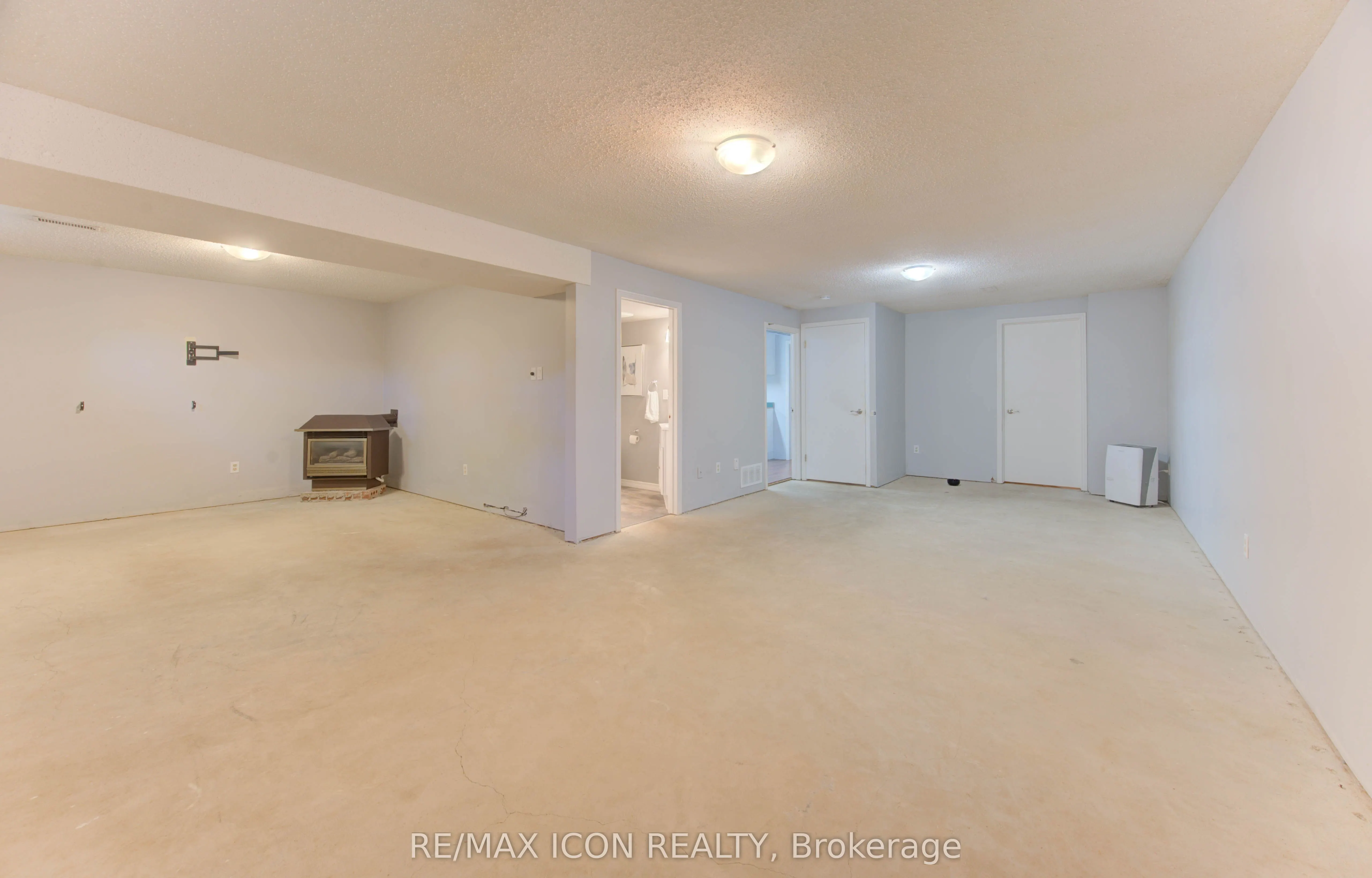 143 Clearwater Crescent