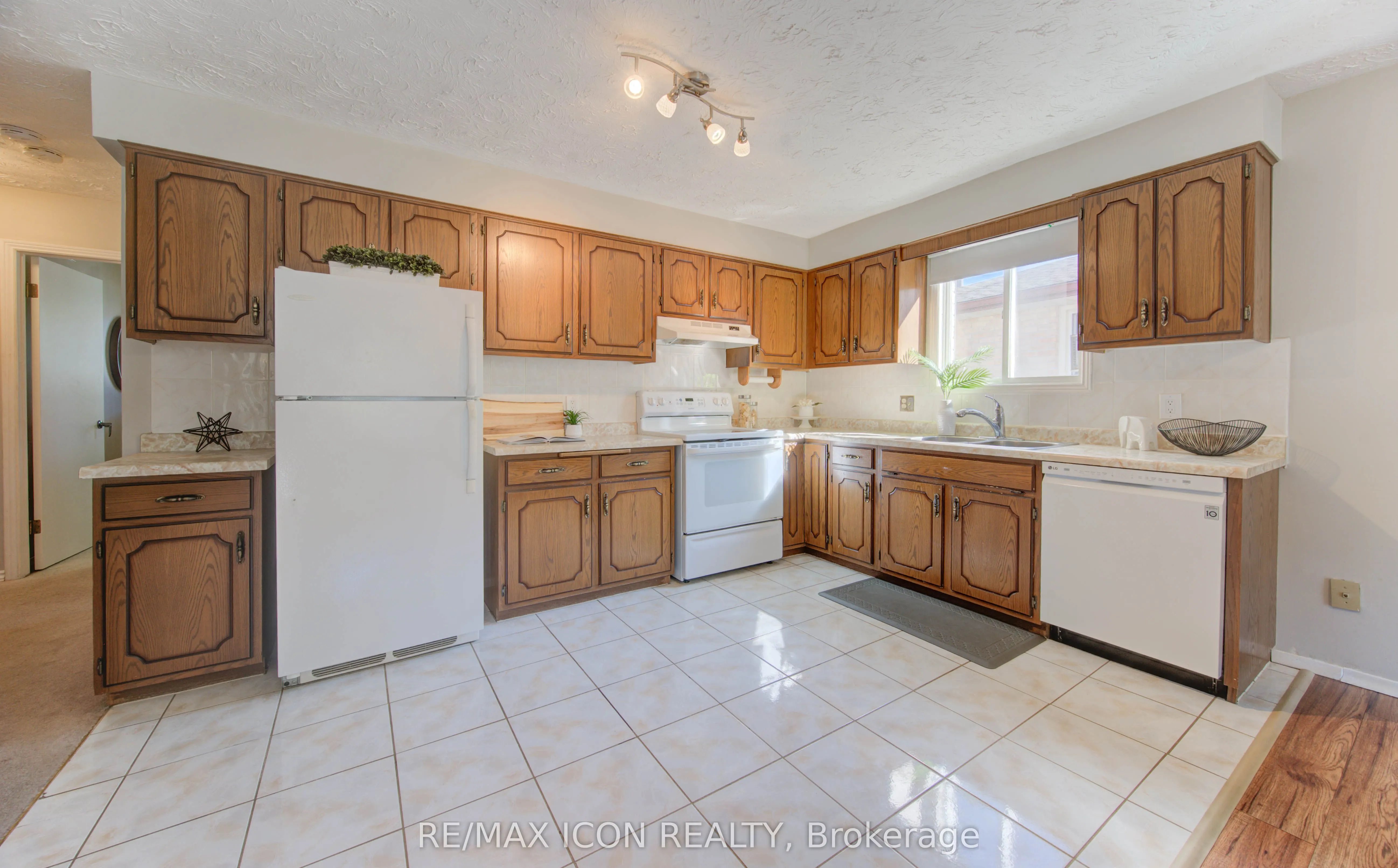 143 Clearwater Crescent