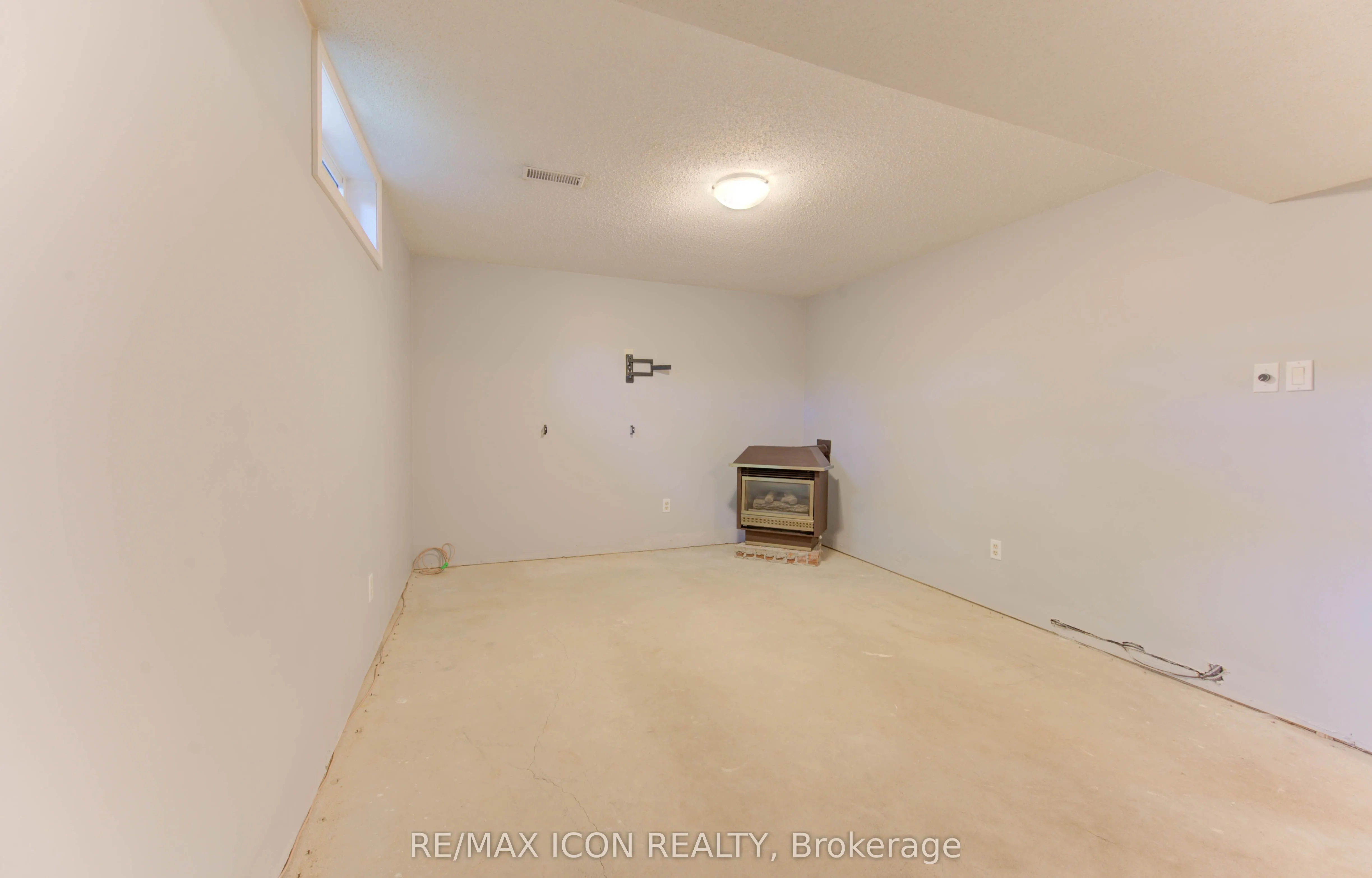143 Clearwater Crescent