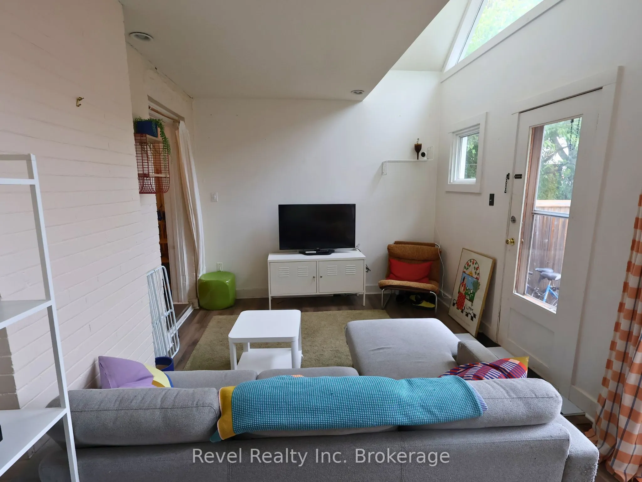 22 St Leger Street, #1