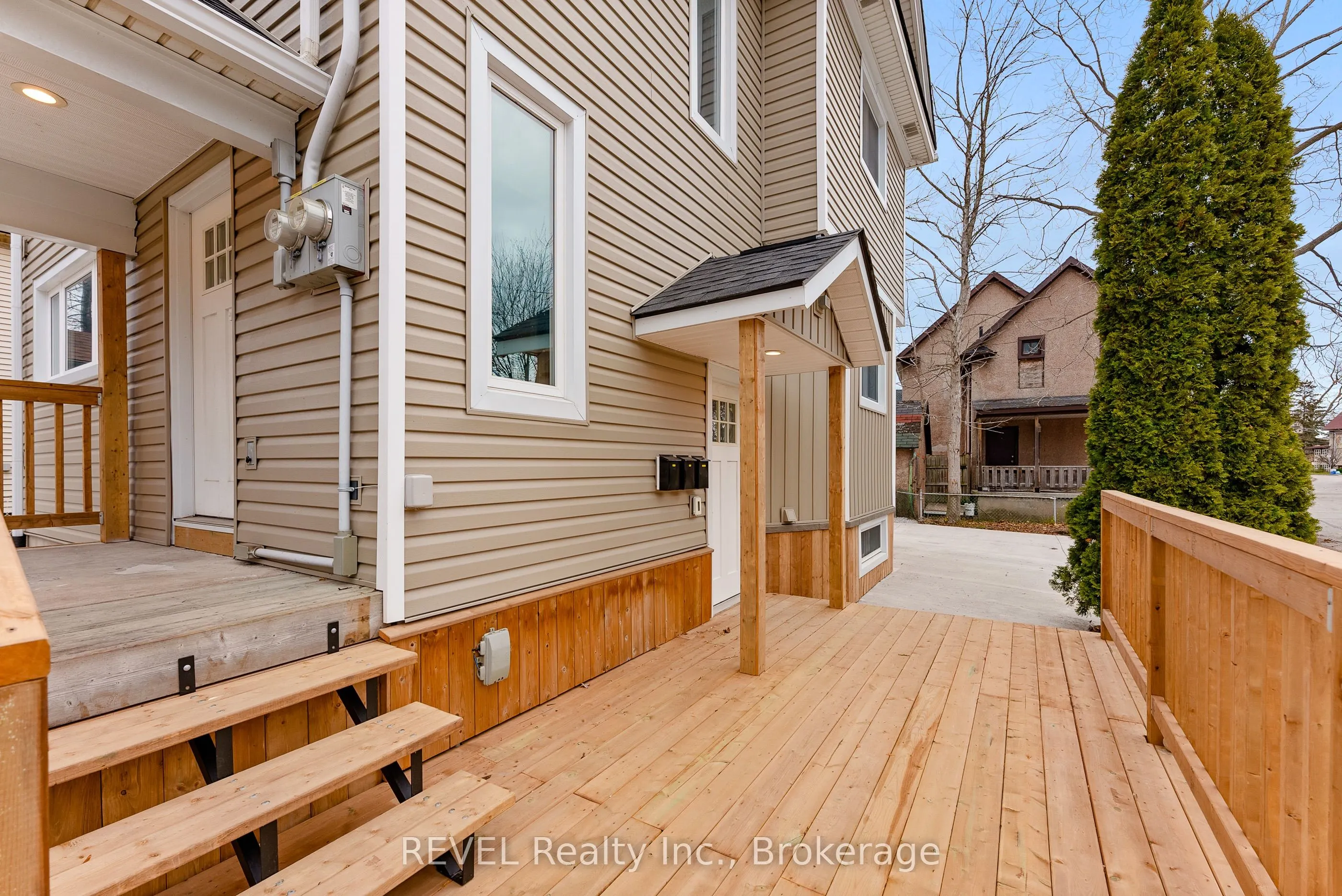 4747 Cookman Crescent, #LOWER