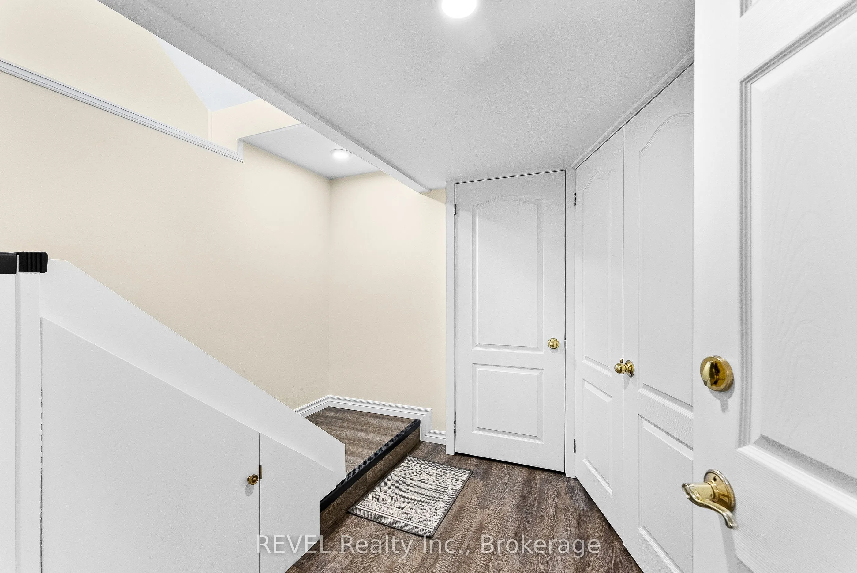 4747 Cookman Crescent, #LOWER
