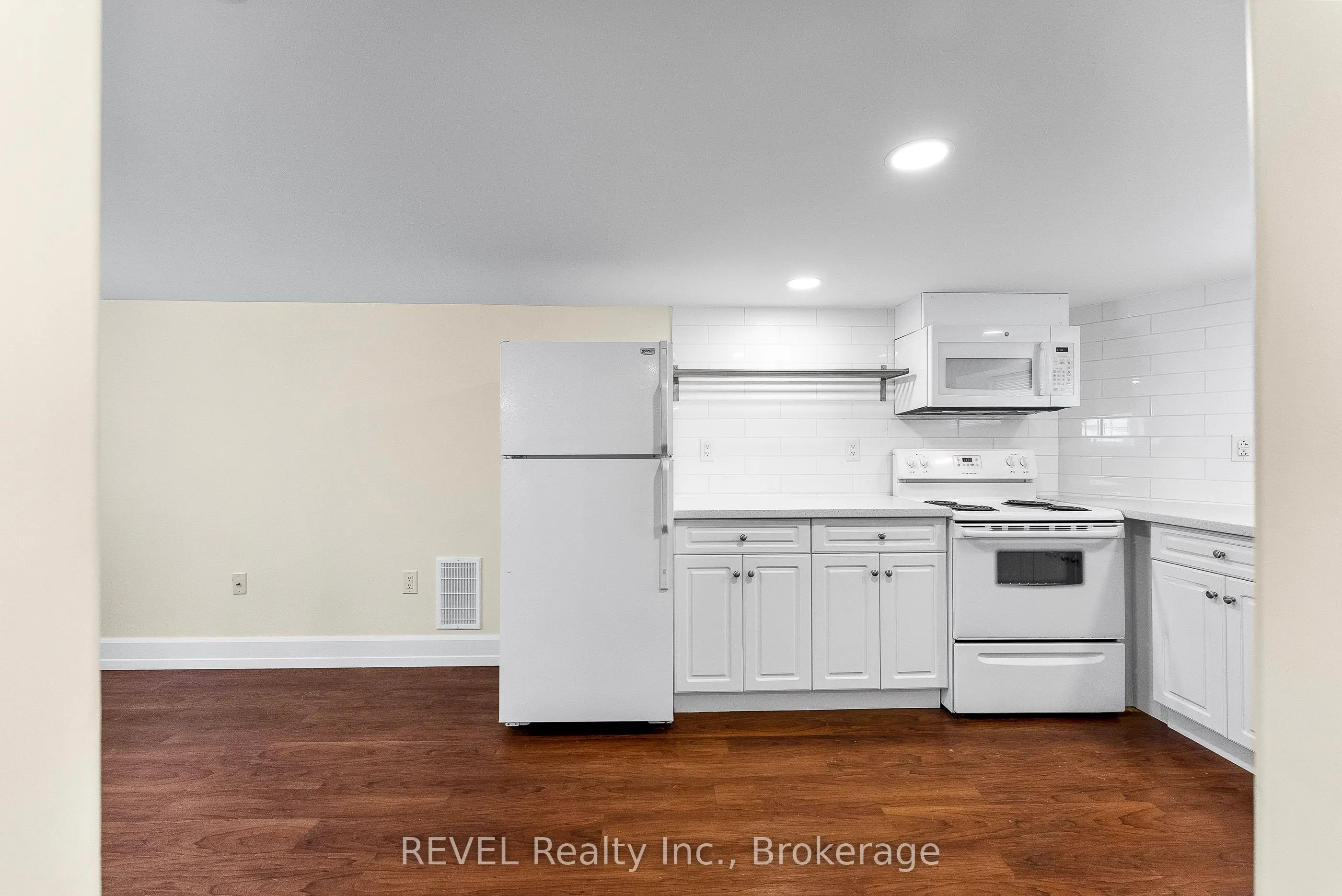 4747 Cookman Crescent, #LOWER