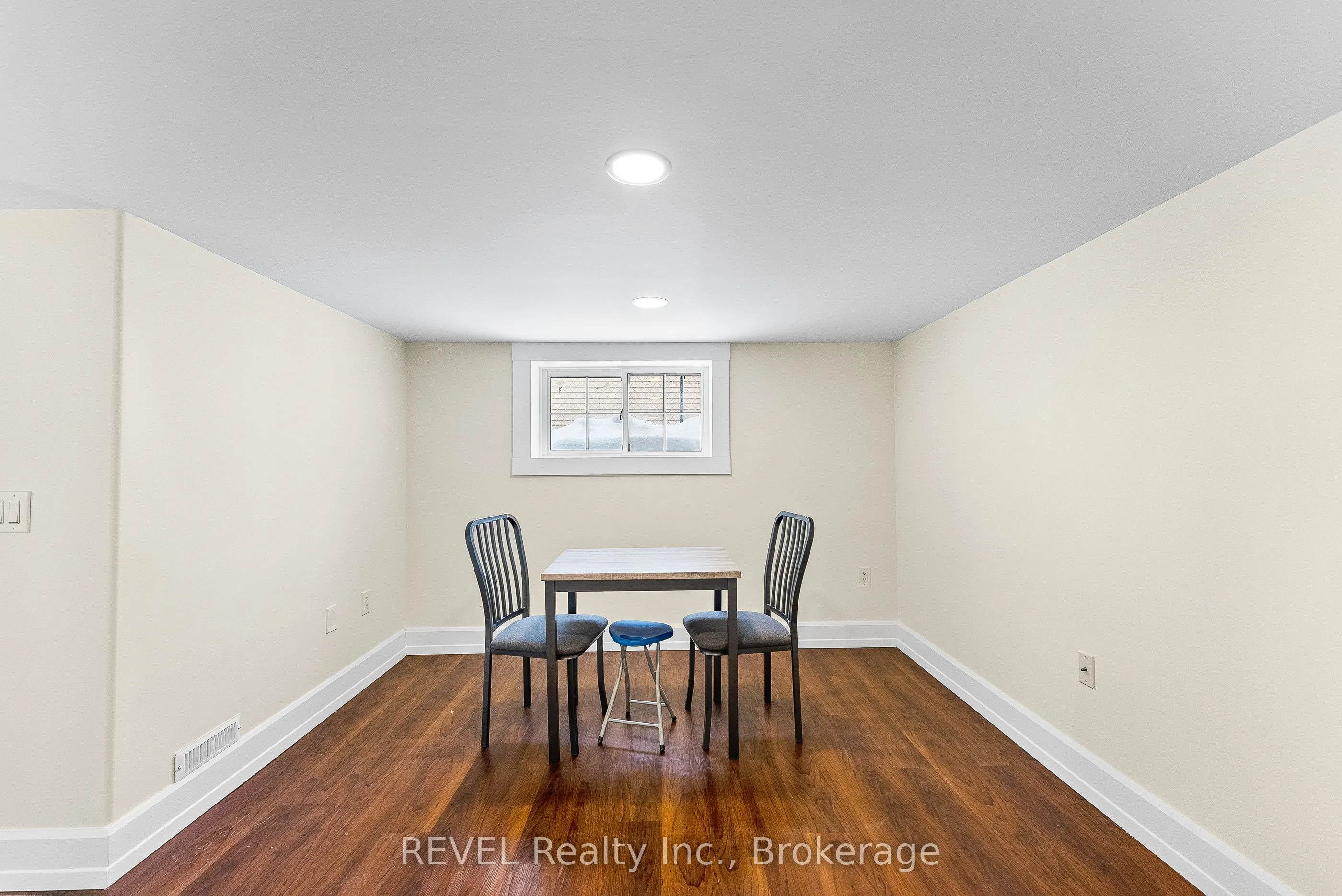 4747 Cookman Crescent, #LOWER