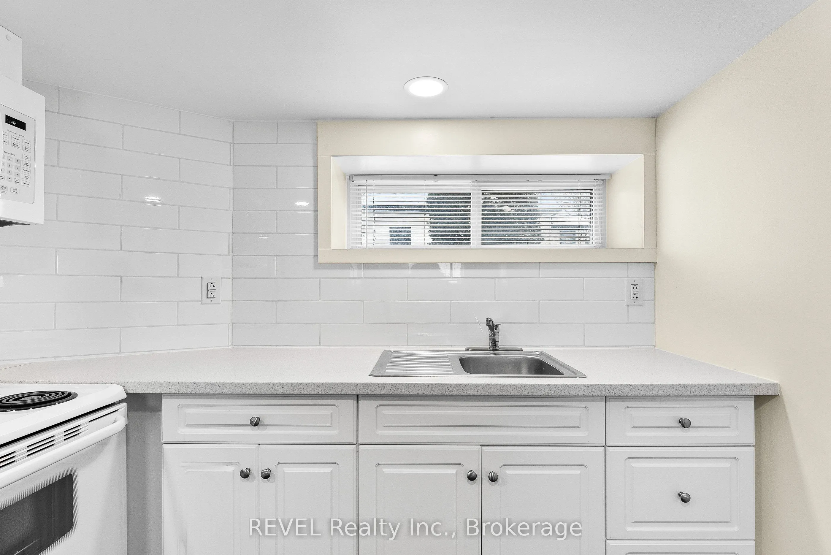 4747 Cookman Crescent, #LOWER