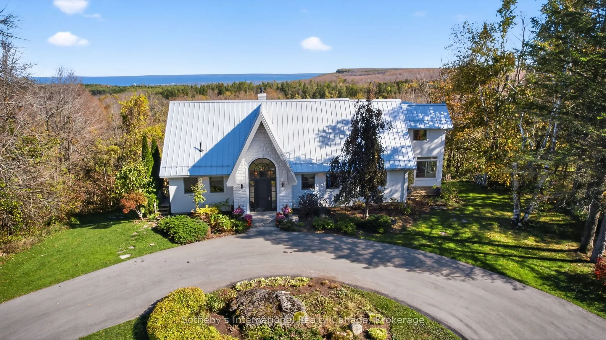 589374 19 Grey Road